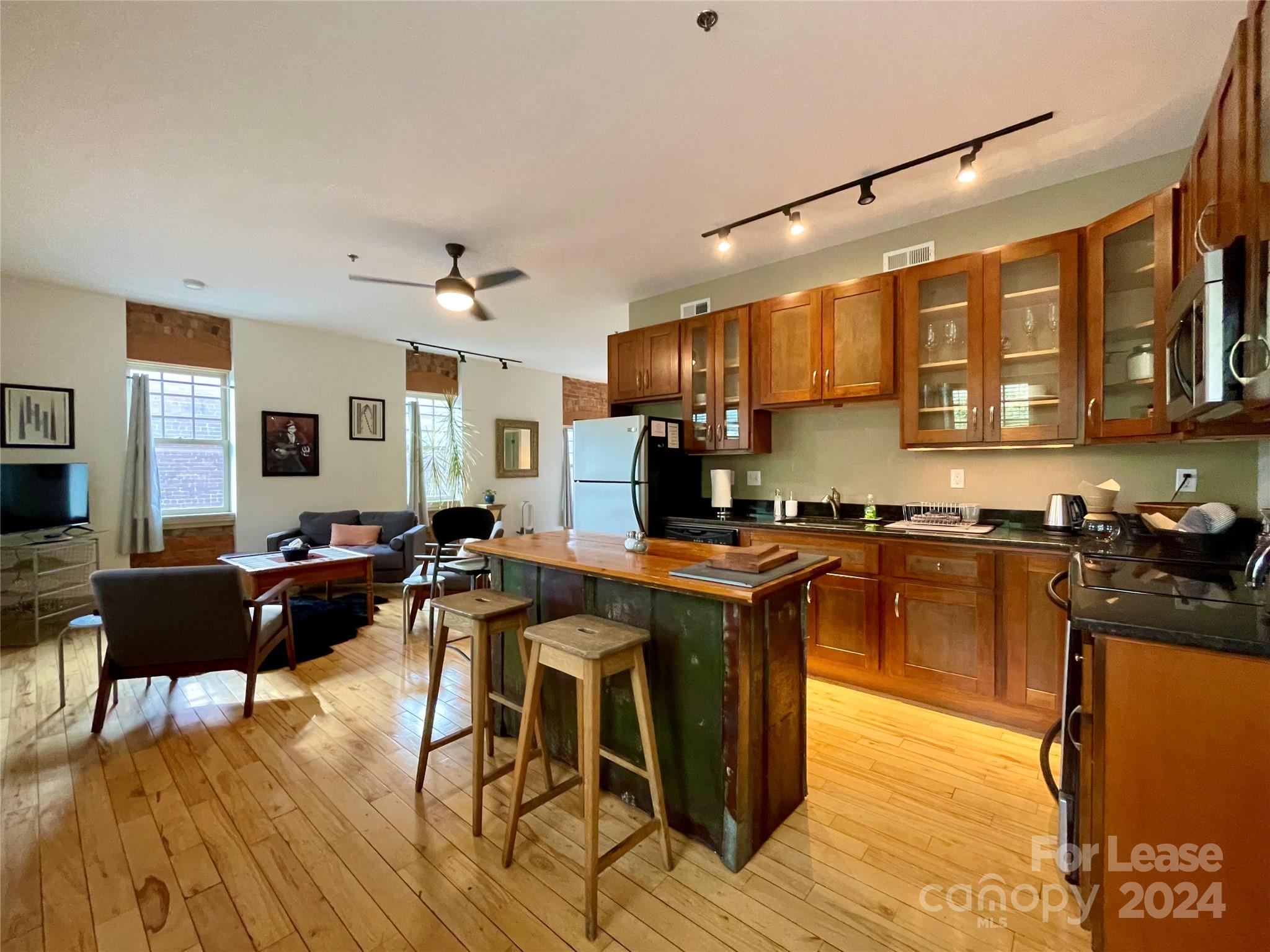 5 W Walnut Street 201