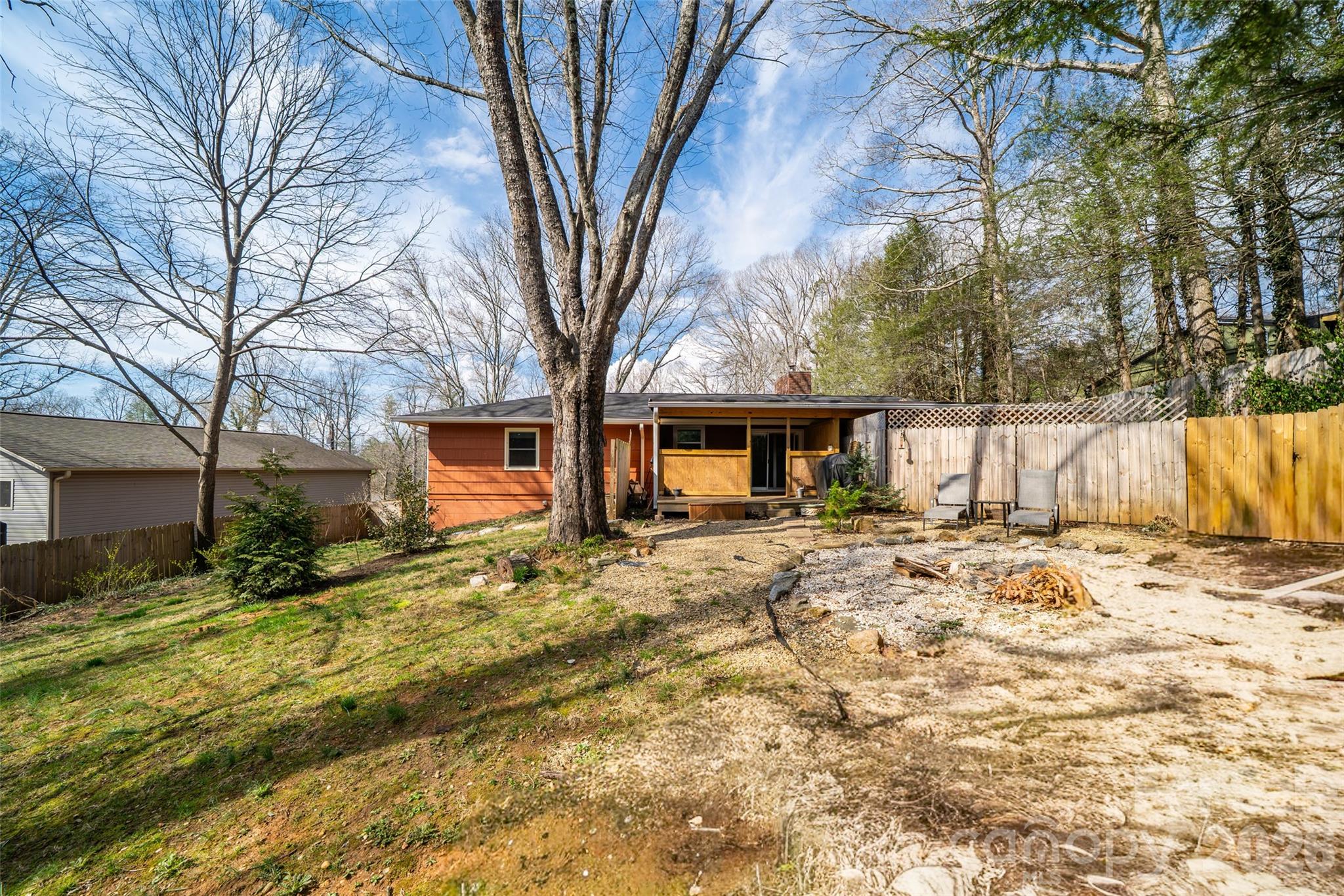 Royal Pines - Residential