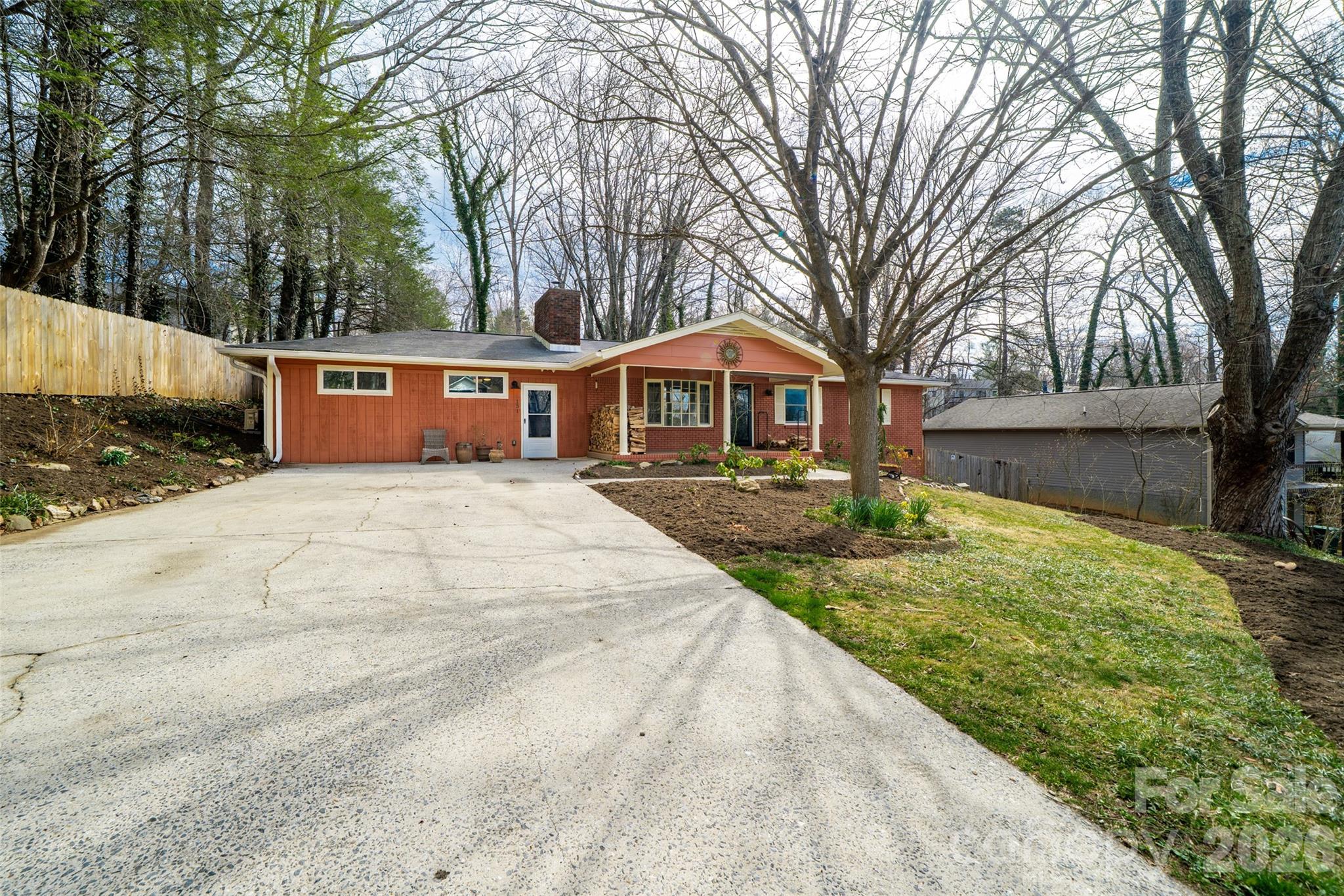 Royal Pines - Residential