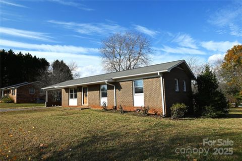 Photo of 3886 Clay Street, Claremont, NC 28610 (MLS # 4320195)