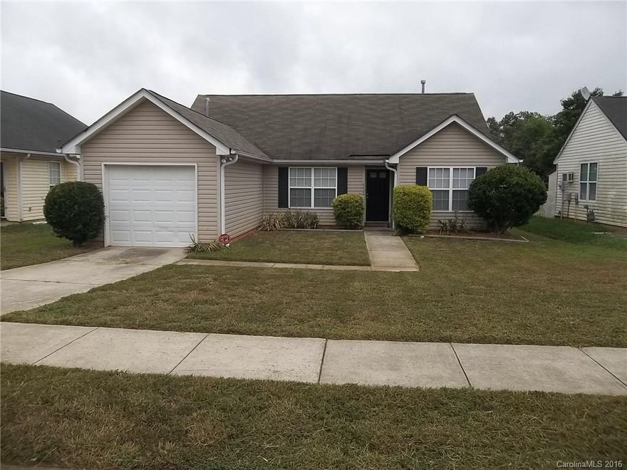 This cozy 3 bedroom house features 2 full baths, eat in kitchen and a 1 car garage. The house also has a large back yard. This home is located in Pinebrook just off of Old Plank Rd. and Oakdale. It is convenient to Hwy 16, I-85 and Uptown.