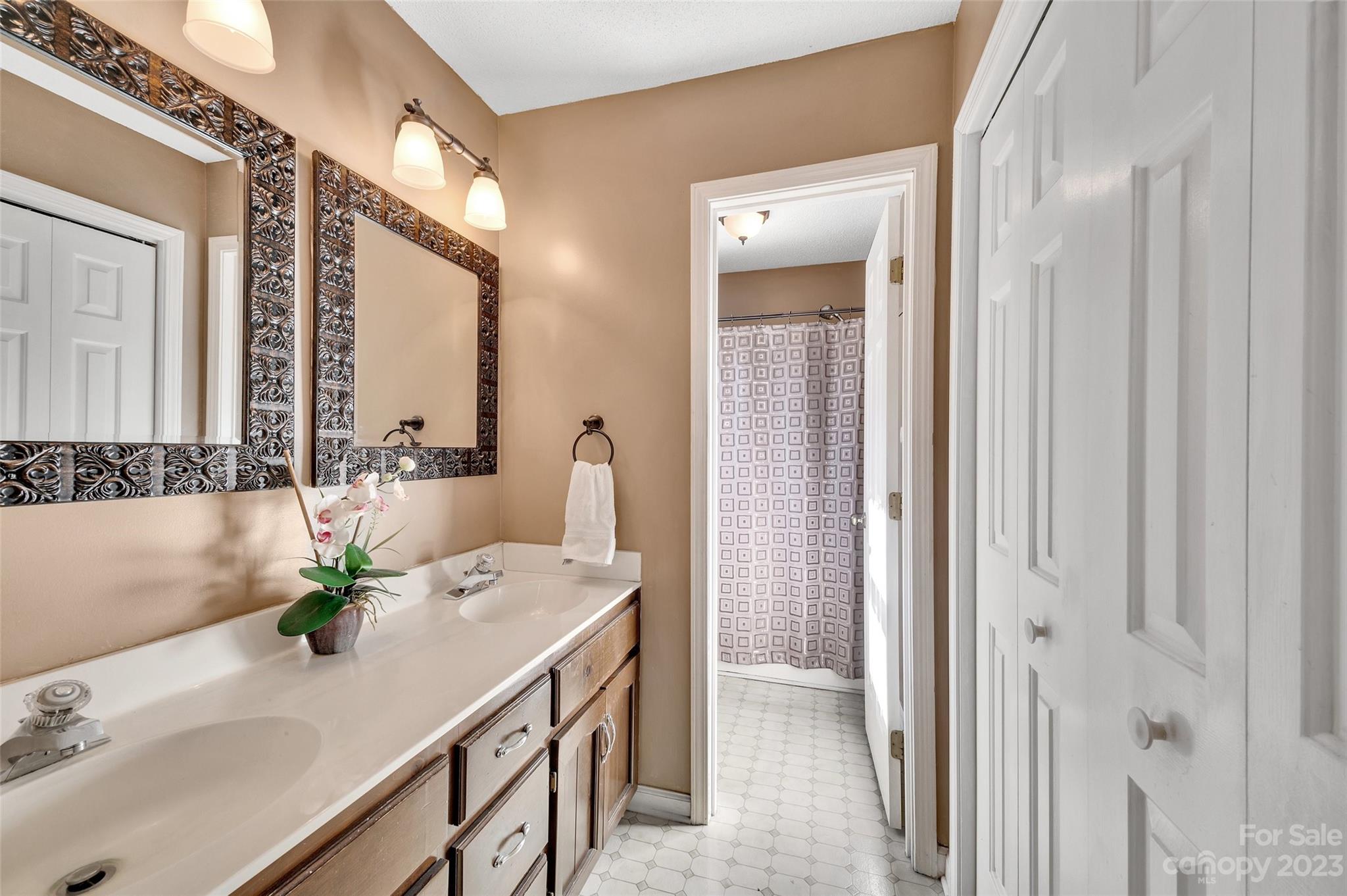 Carowood - Residential