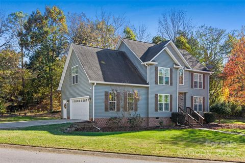 7729 Orchard Park Circle Harrisburg NC 28075