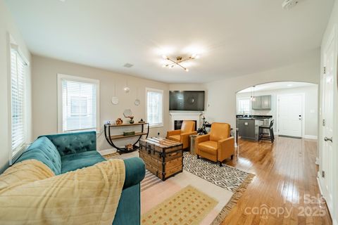 2823 Whiting Avenue Charlotte NC 28205