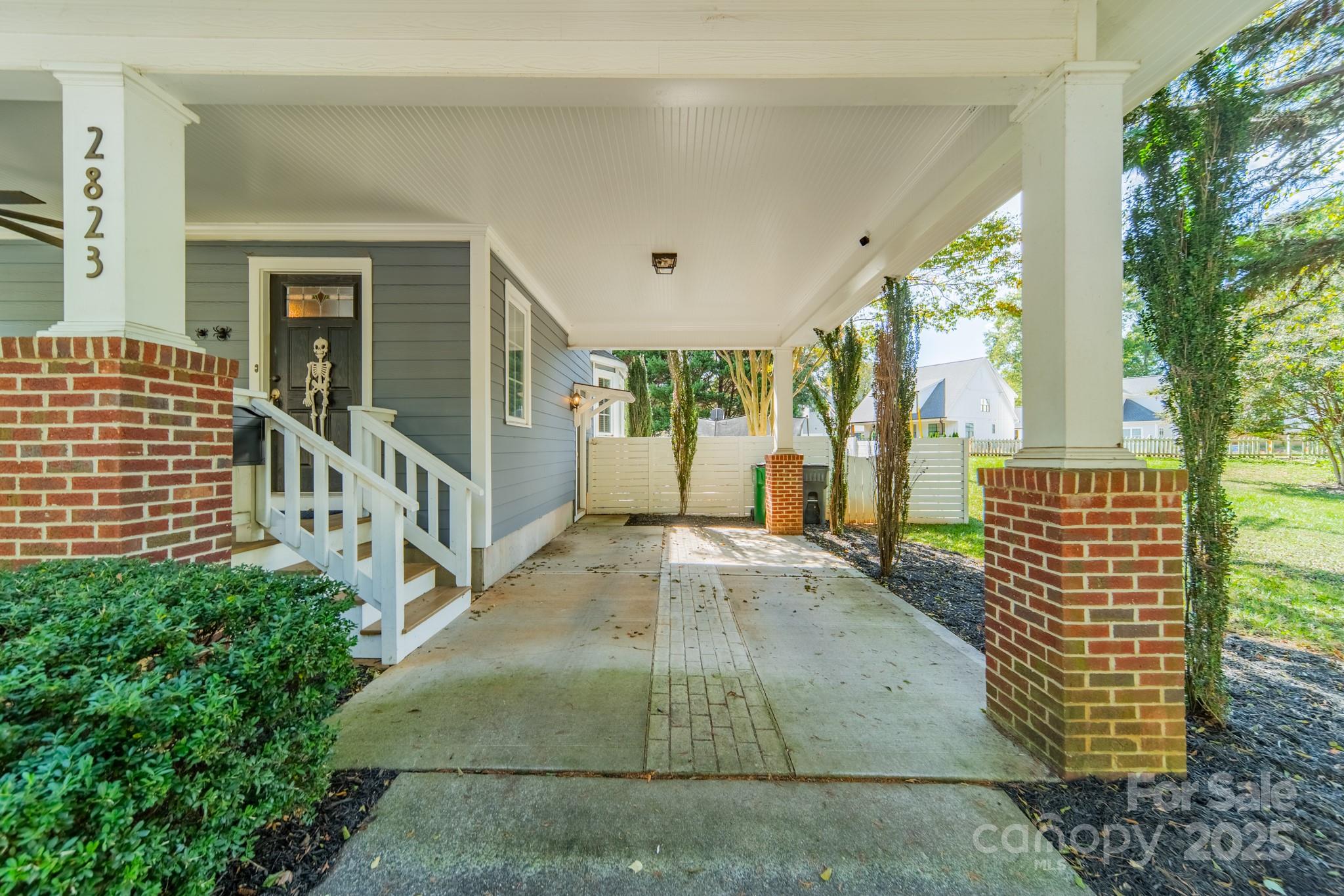 2823 Whiting Avenue