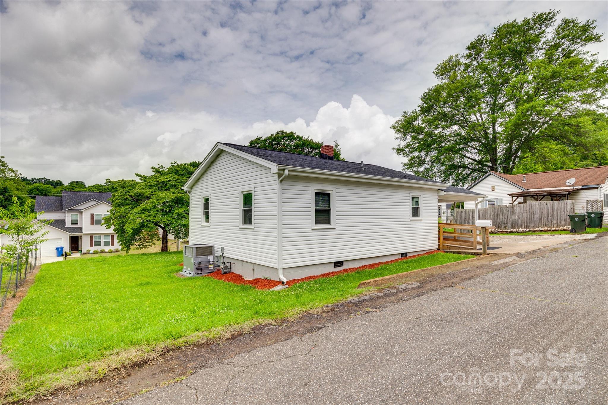 814 Grace Street
