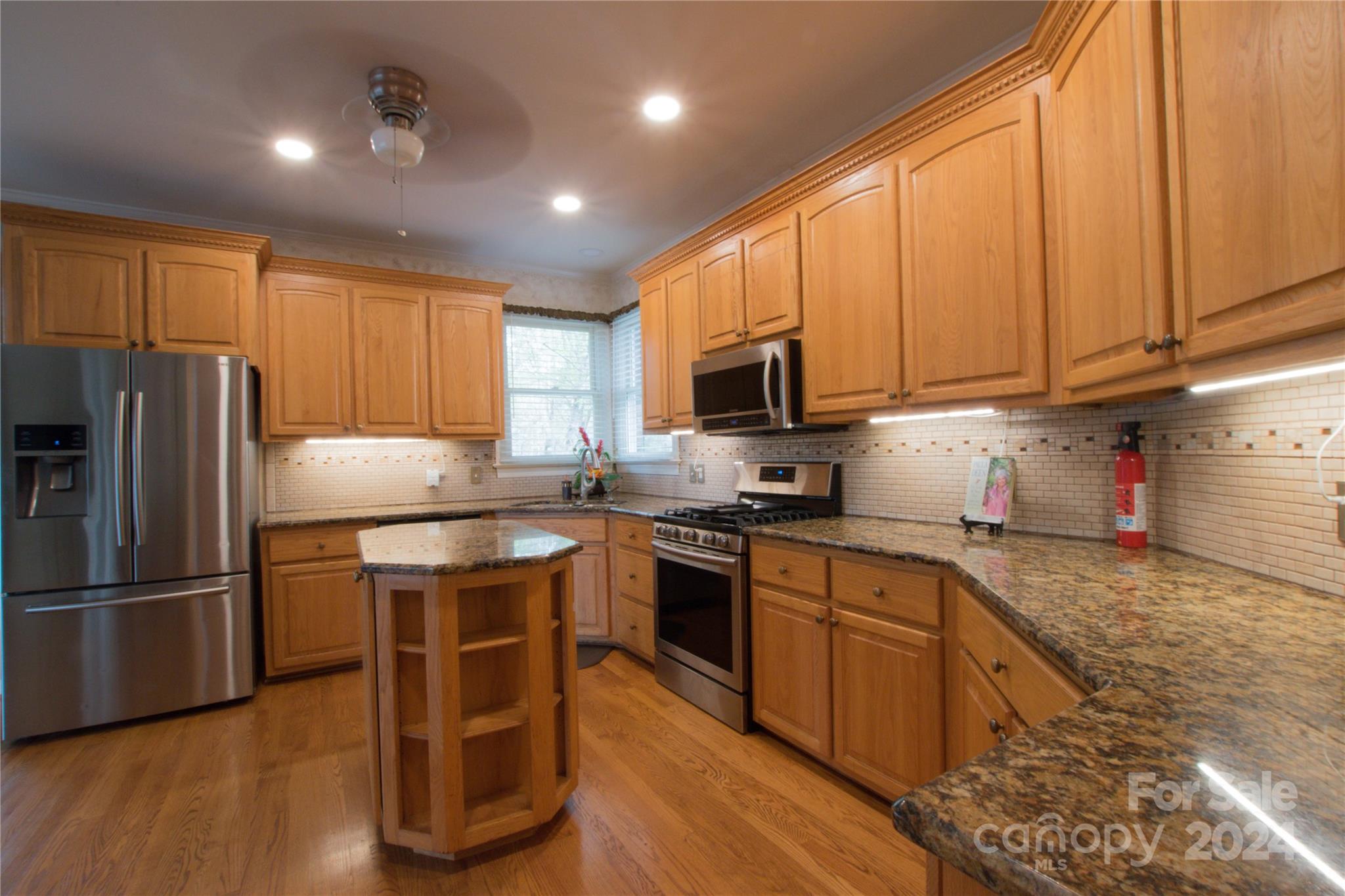 Royal Oaks - Residential