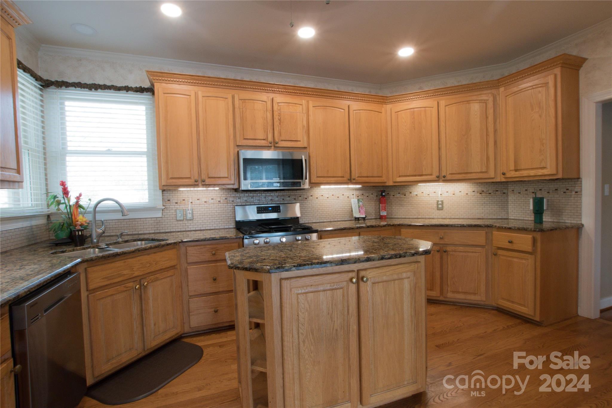 Royal Oaks - Residential