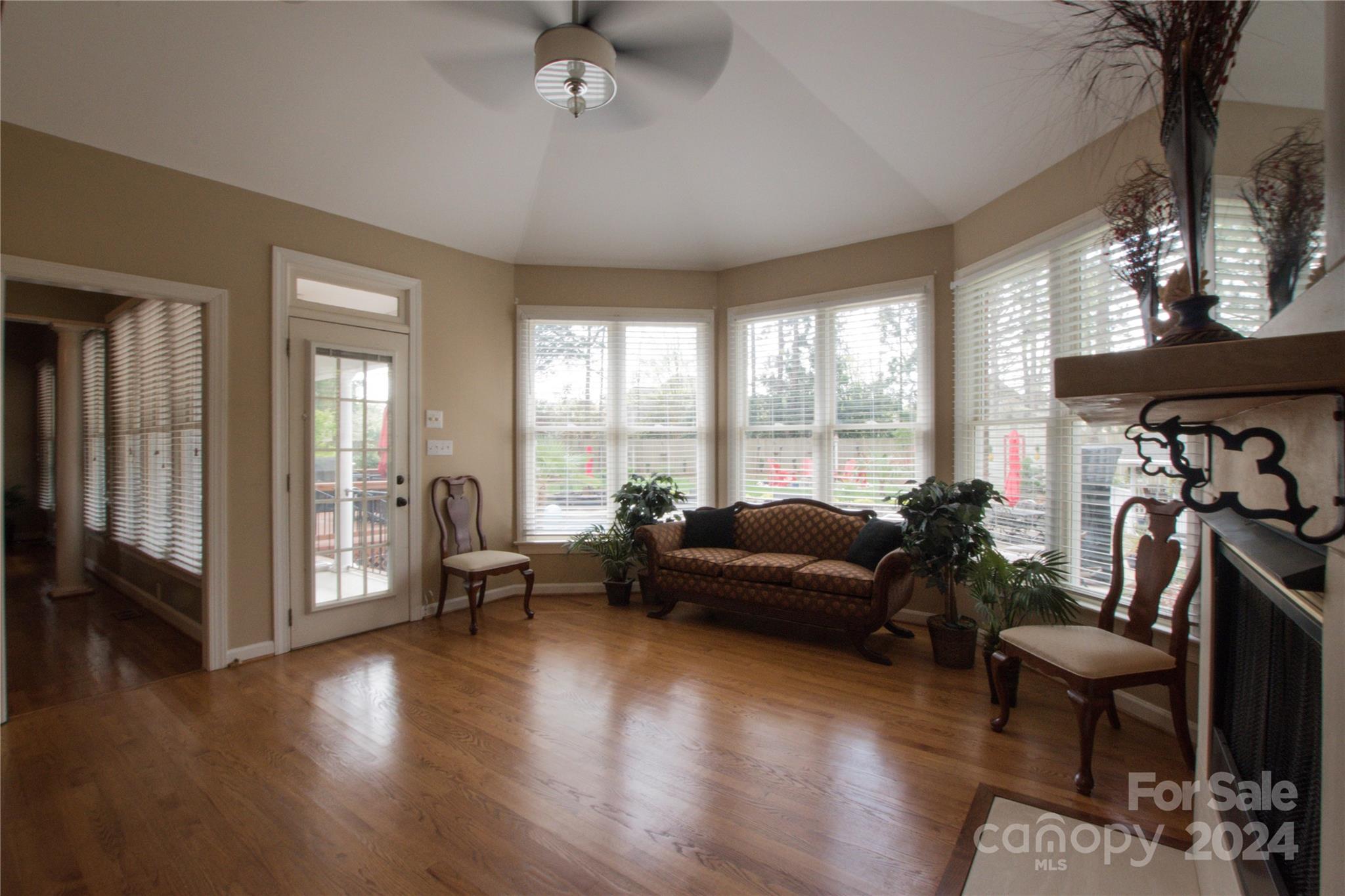 Royal Oaks - Residential