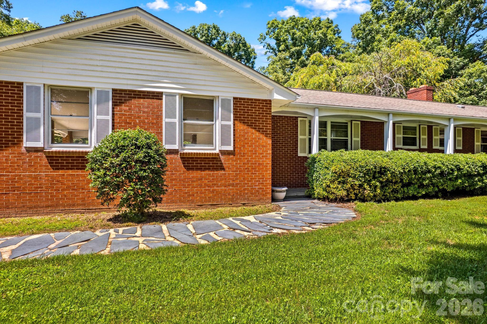 875 Bonanza Drive