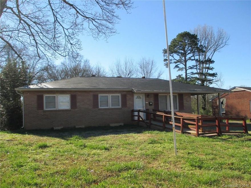 Zoned B-2, Neighborhood Commercial. Previously used as Agape Hospice office. Updates include new ceramic flooring and cabinets in kitchen (no appliances), updated half bath (no bath facility), floor plan offers reception area, filing area, kitchen, laundry or storage room and 3 rooms for offices.