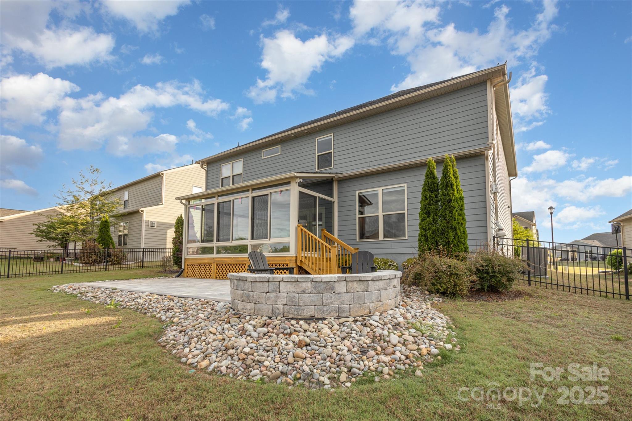 Queensbridge - Residential