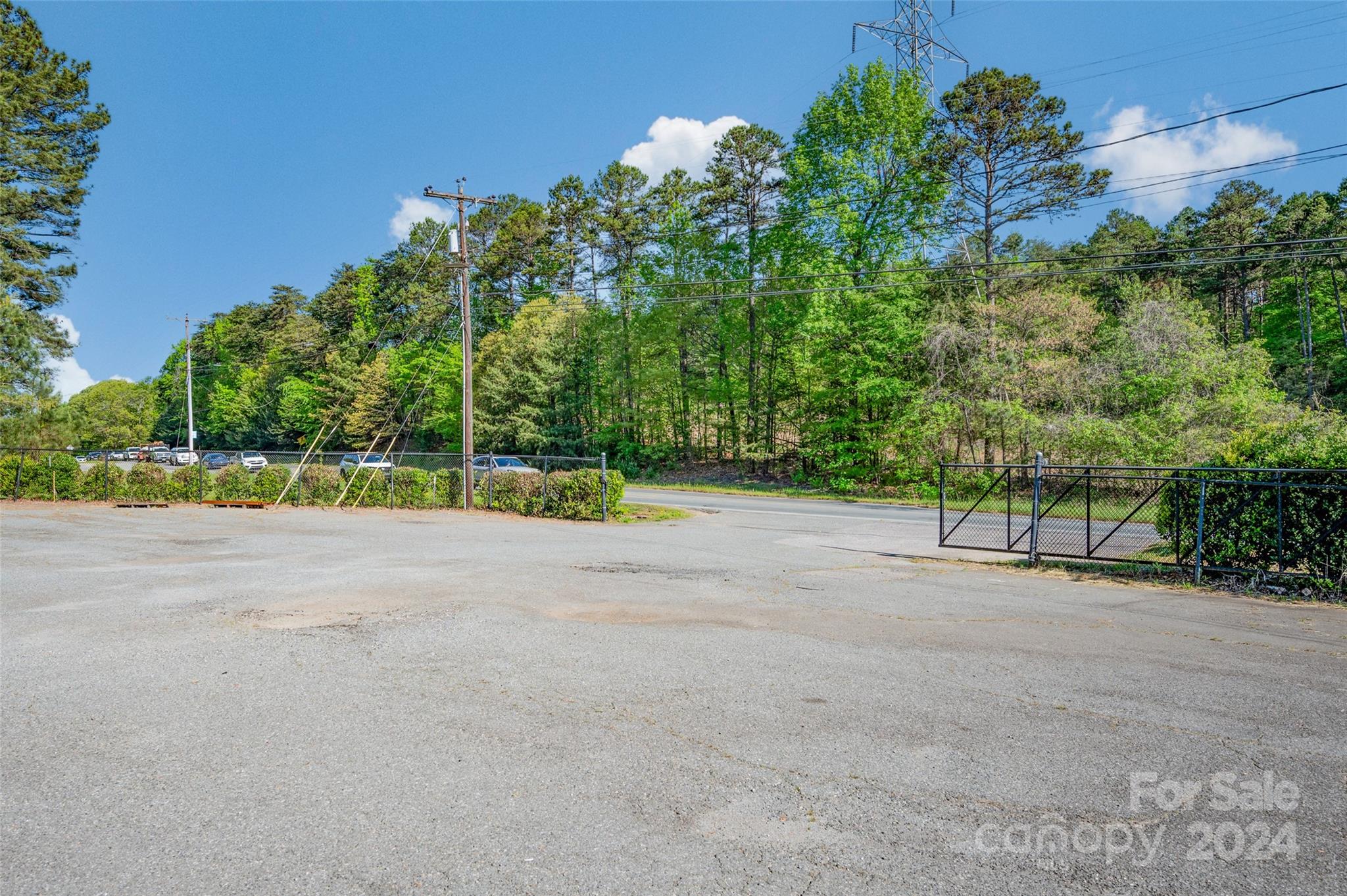 1281 River Highway