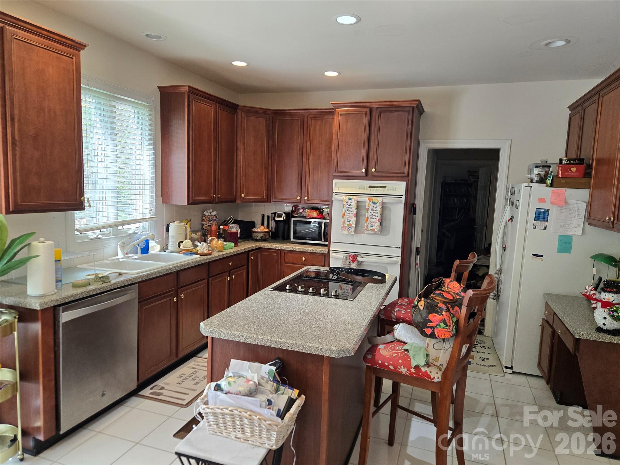 Country Club Estates - Residential