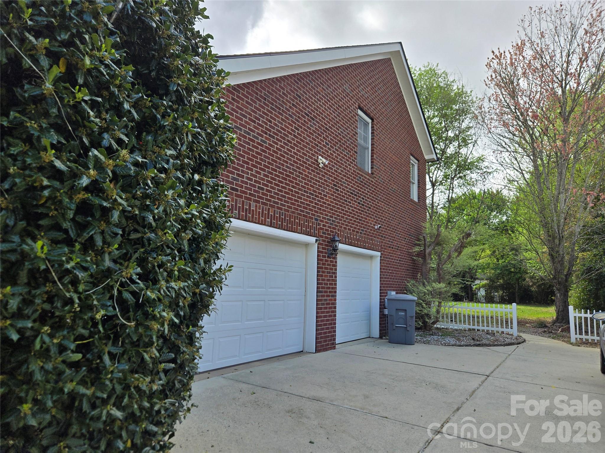 Country Club Estates - Residential