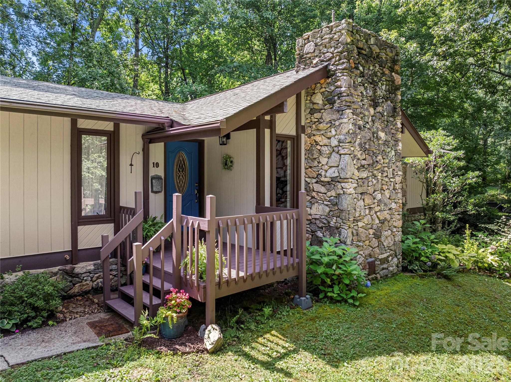 10 Brook Forest Drive