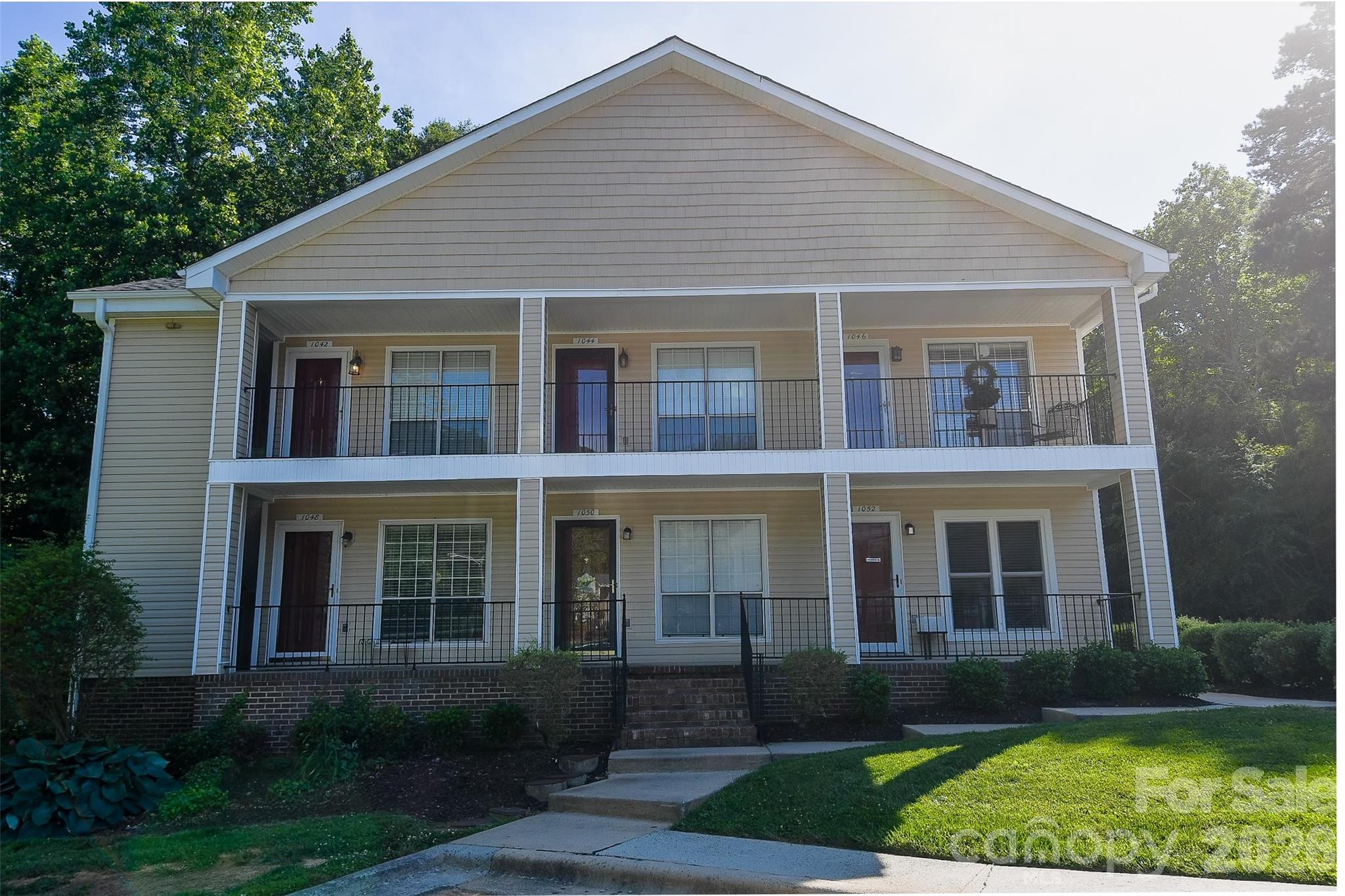 1046 Surry Lane
