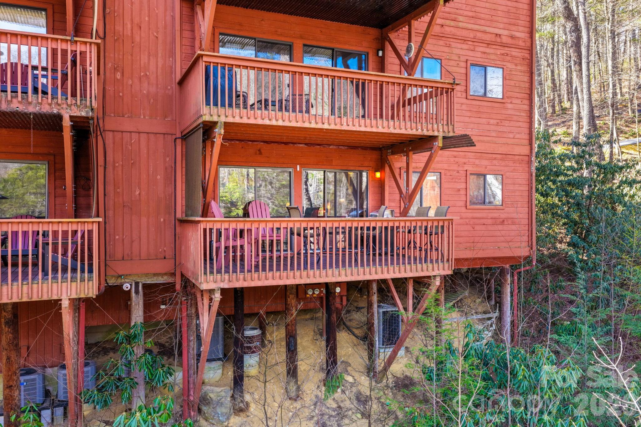 Toxaway Falls Condominium One - Residential