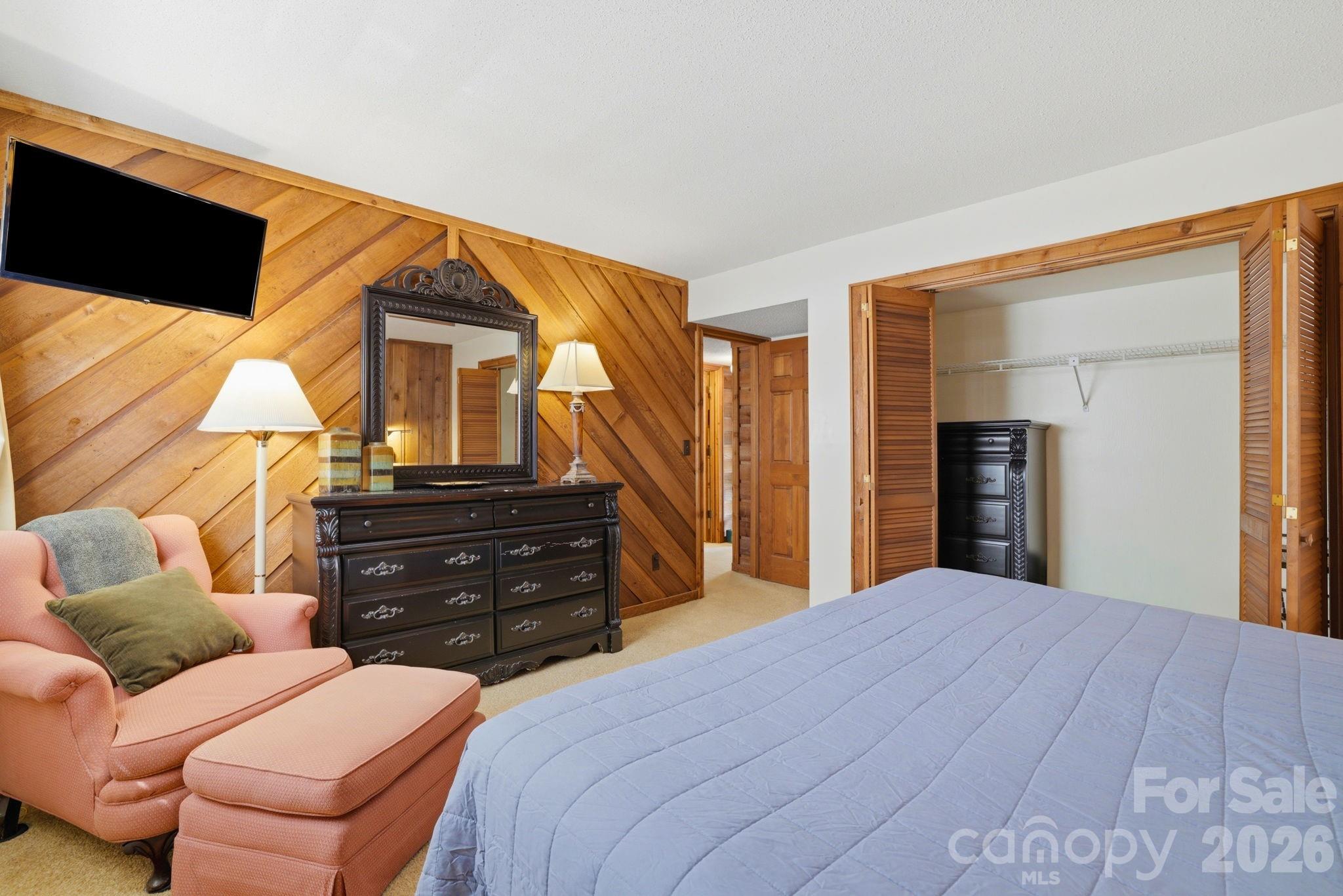 Toxaway Falls Condominium One - Residential