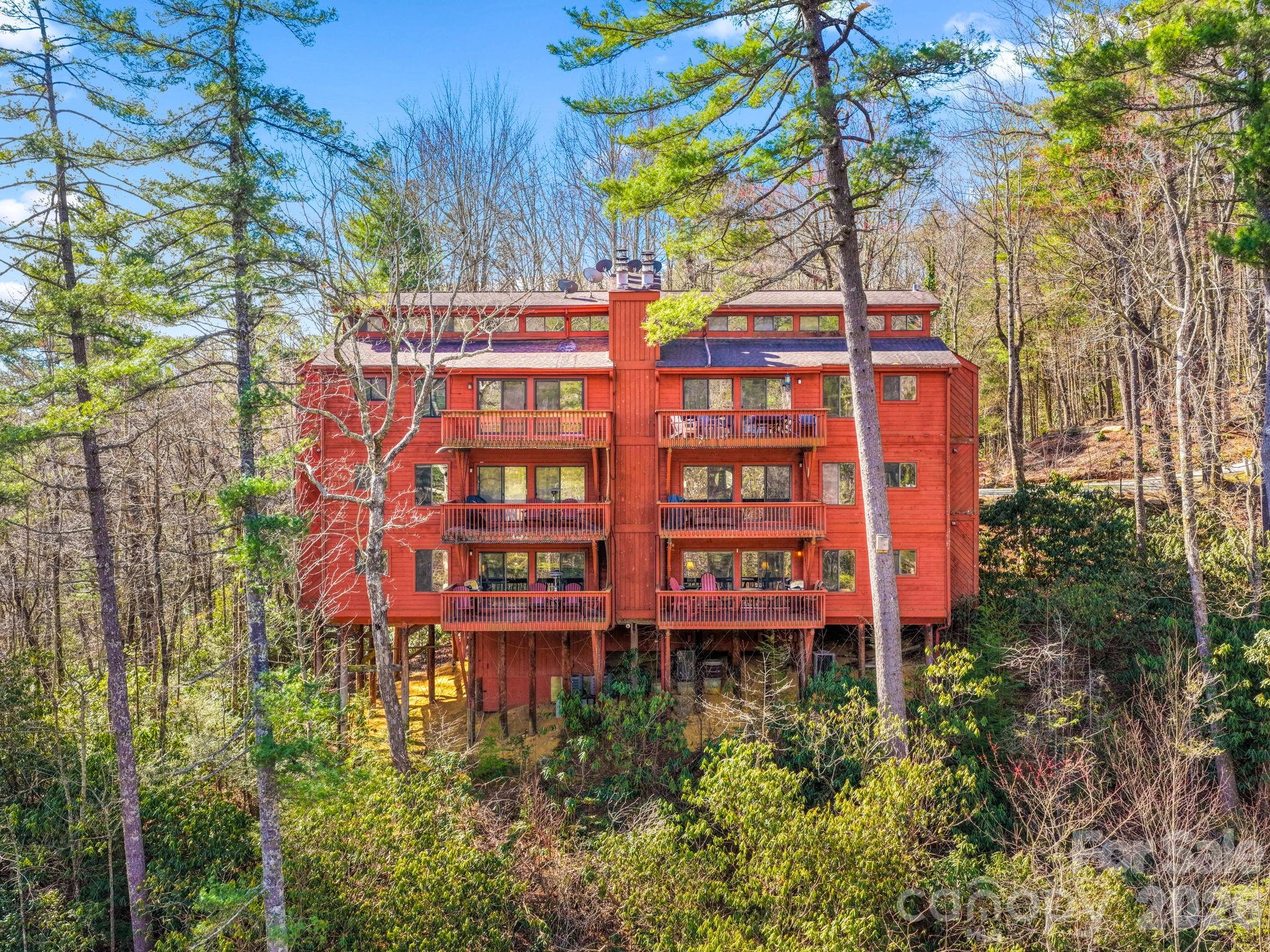 Toxaway Falls Condominium One - Residential