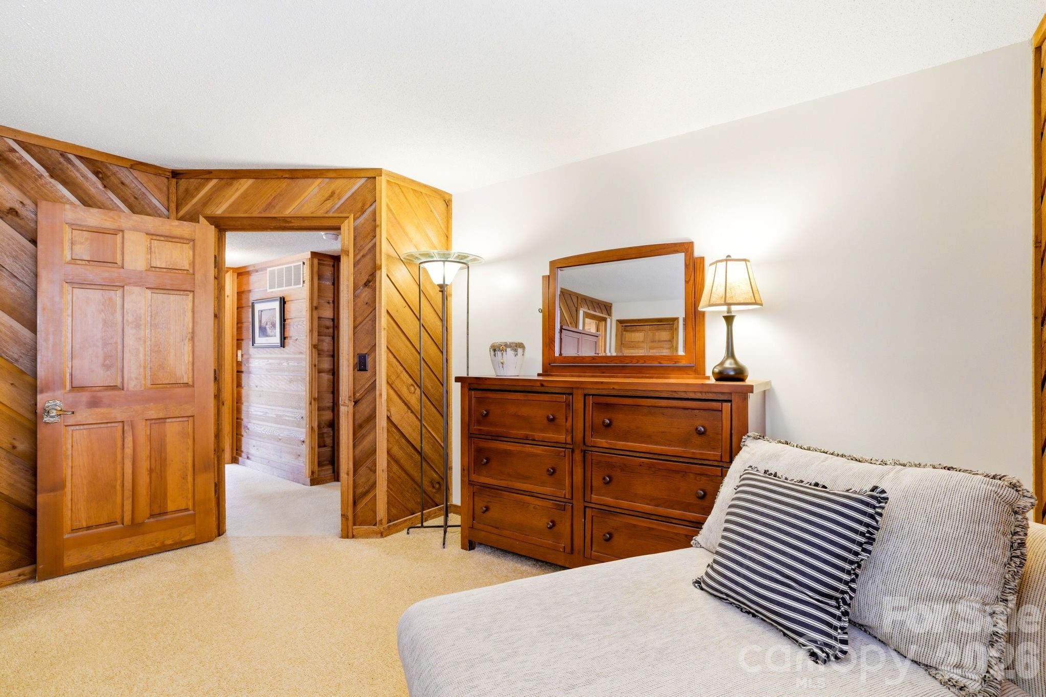 Toxaway Falls Condominium One - Residential