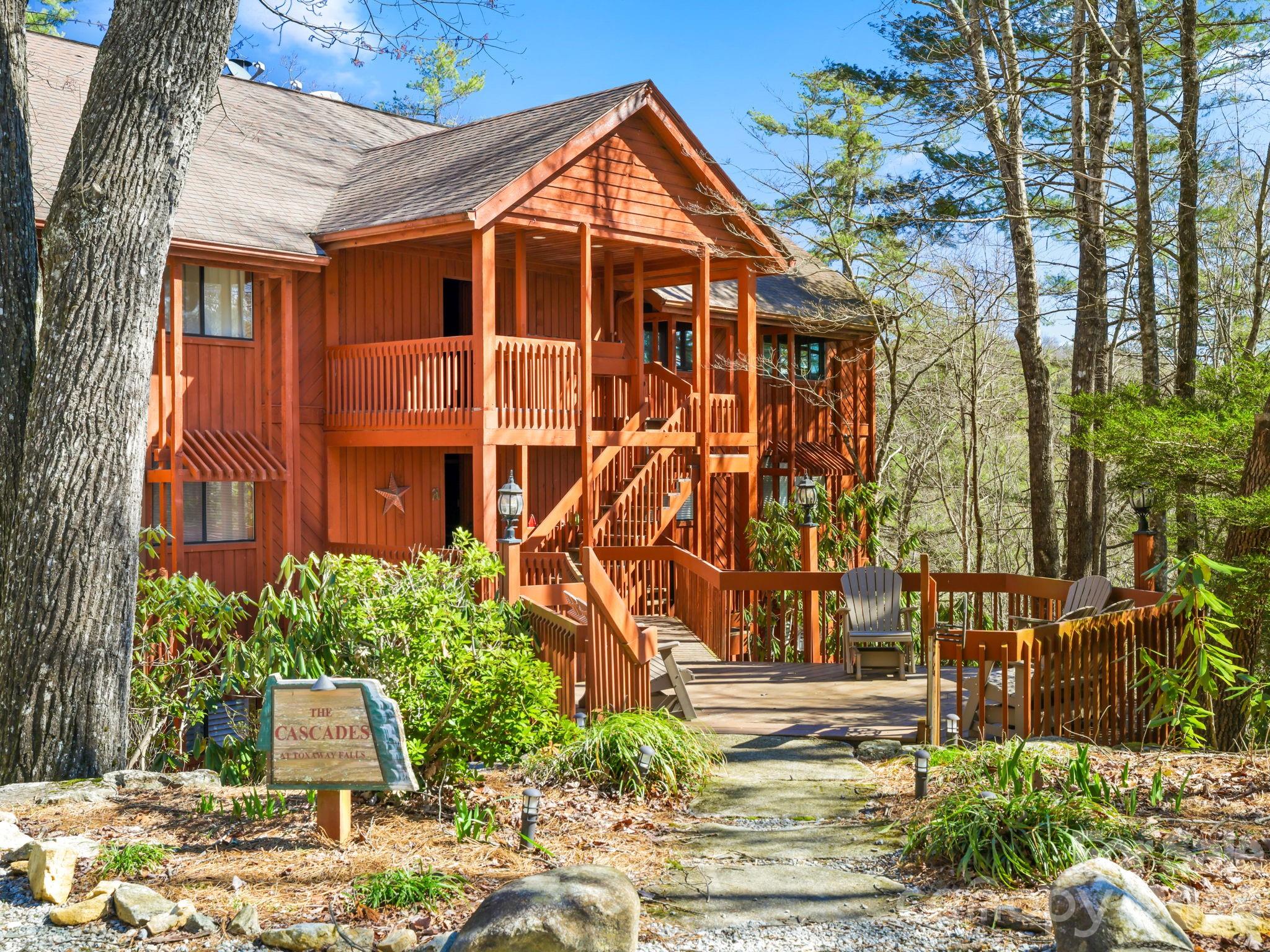 Toxaway Falls Condominium One - Residential