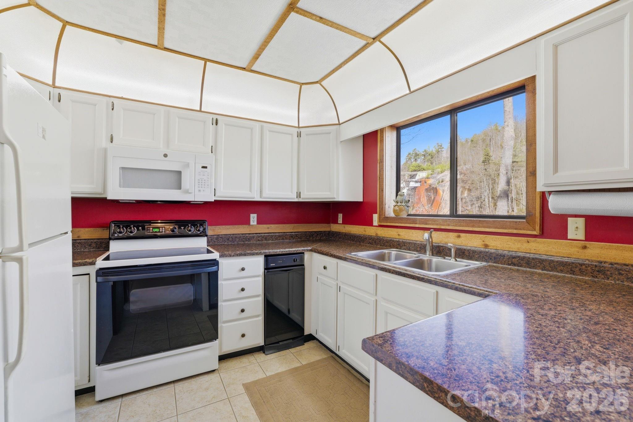 Toxaway Falls Condominium One - Residential