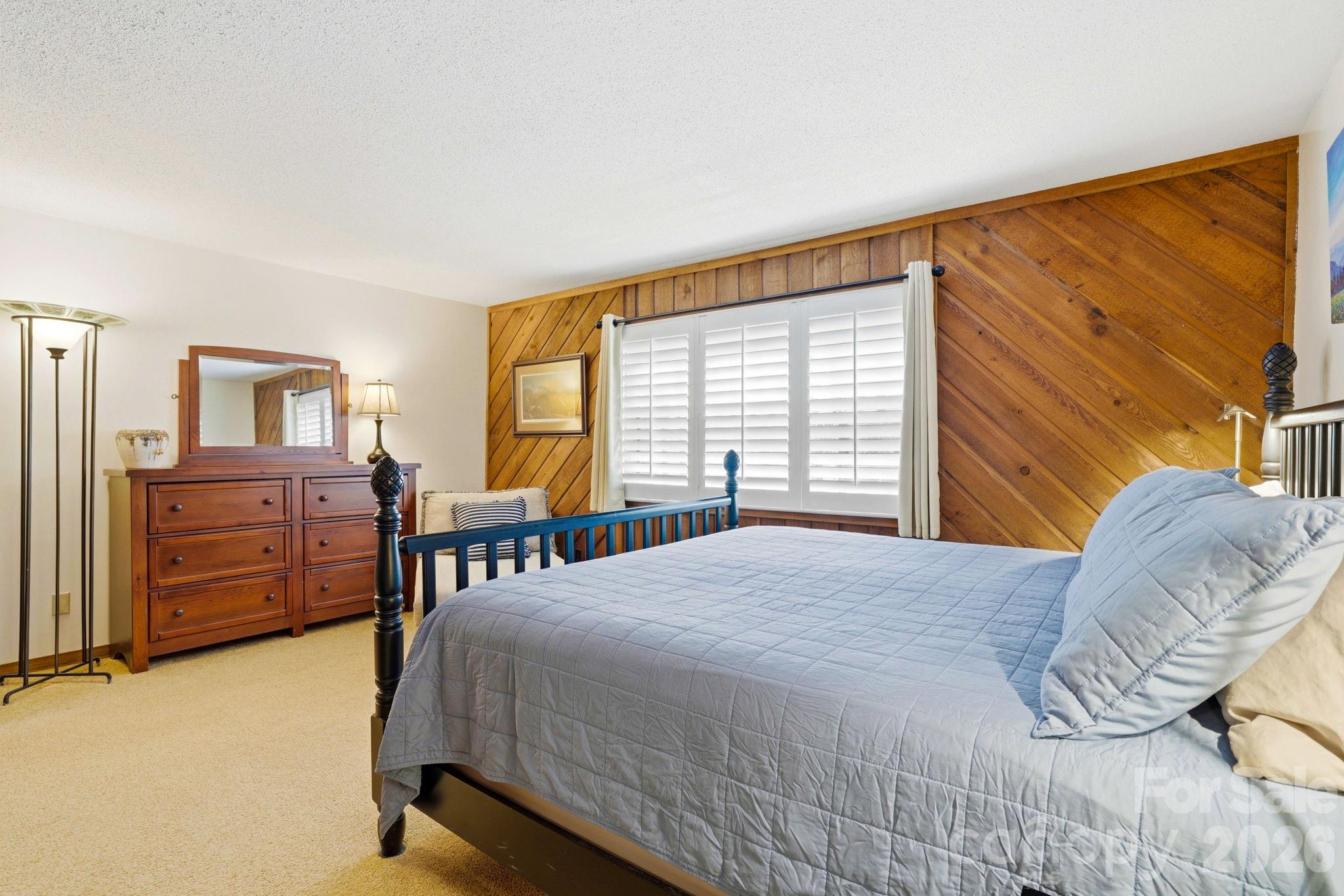 Toxaway Falls Condominium One - Residential