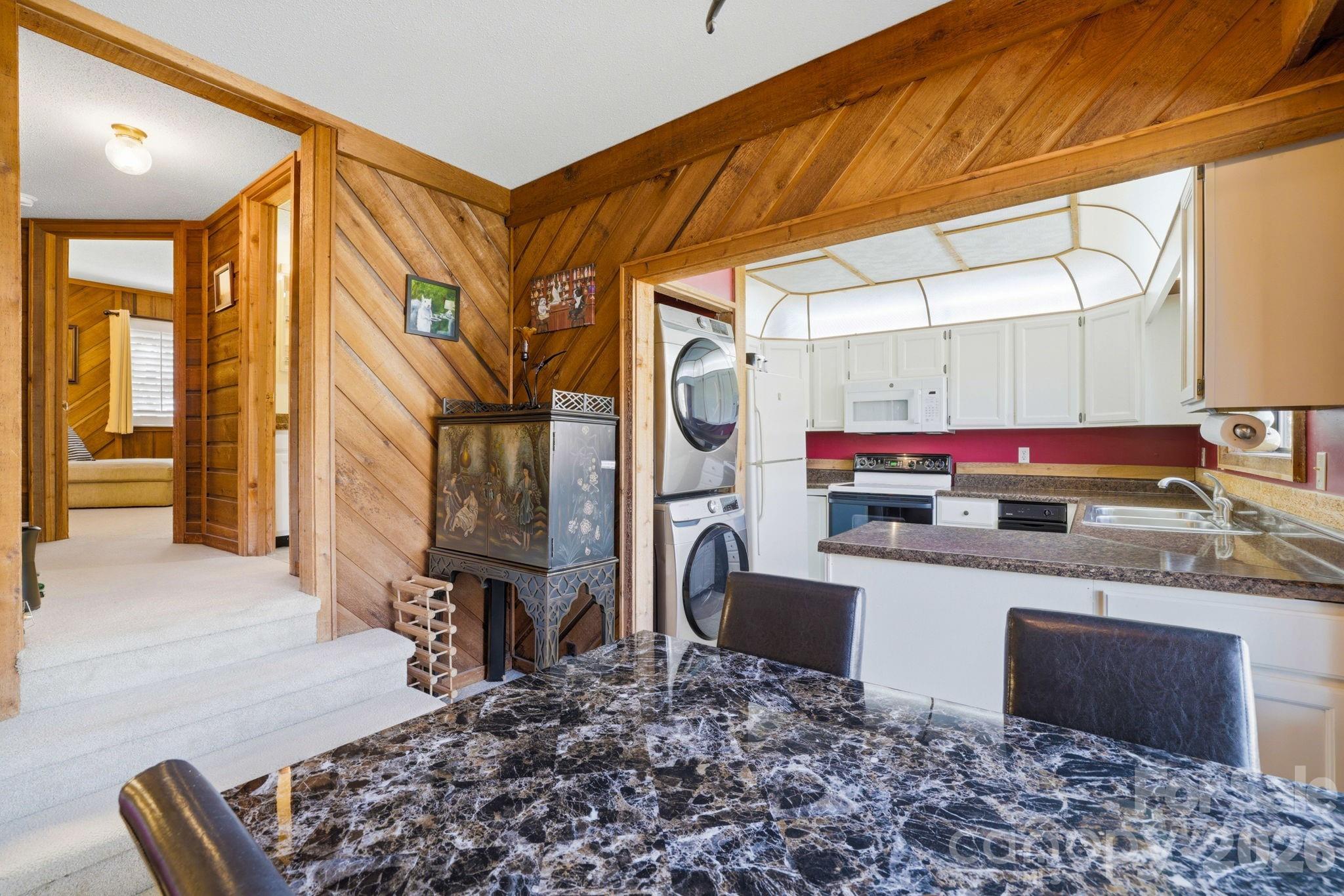 Toxaway Falls Condominium One - Residential