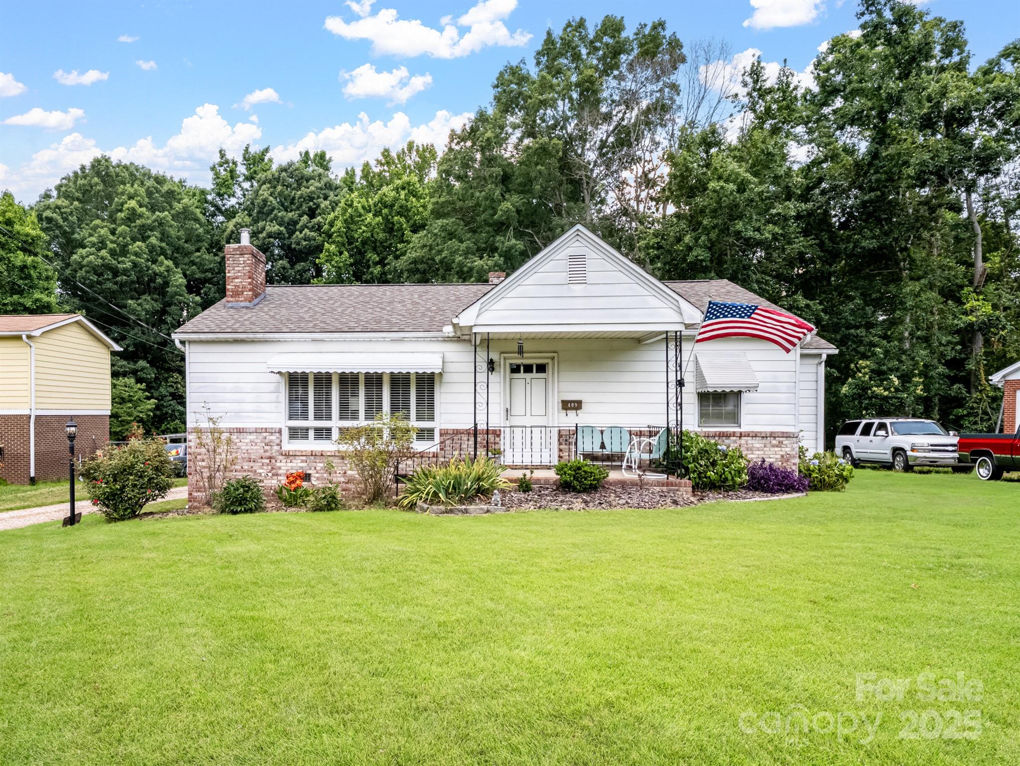 409 E 18th Street