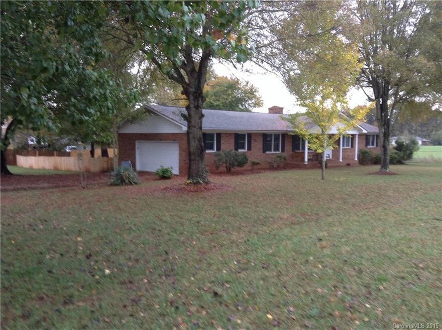 "Great Opportunity to own a Brick Ranch home in Huntersville" Over one acre with trees making for a Great shaded area. Beautiful Sun Room in a relaxed setting, Hardwoods, 2 living areas, Great floor plan. Close to North Cross and Birkdale shopping & restaurant areas. near I-77 & 485.