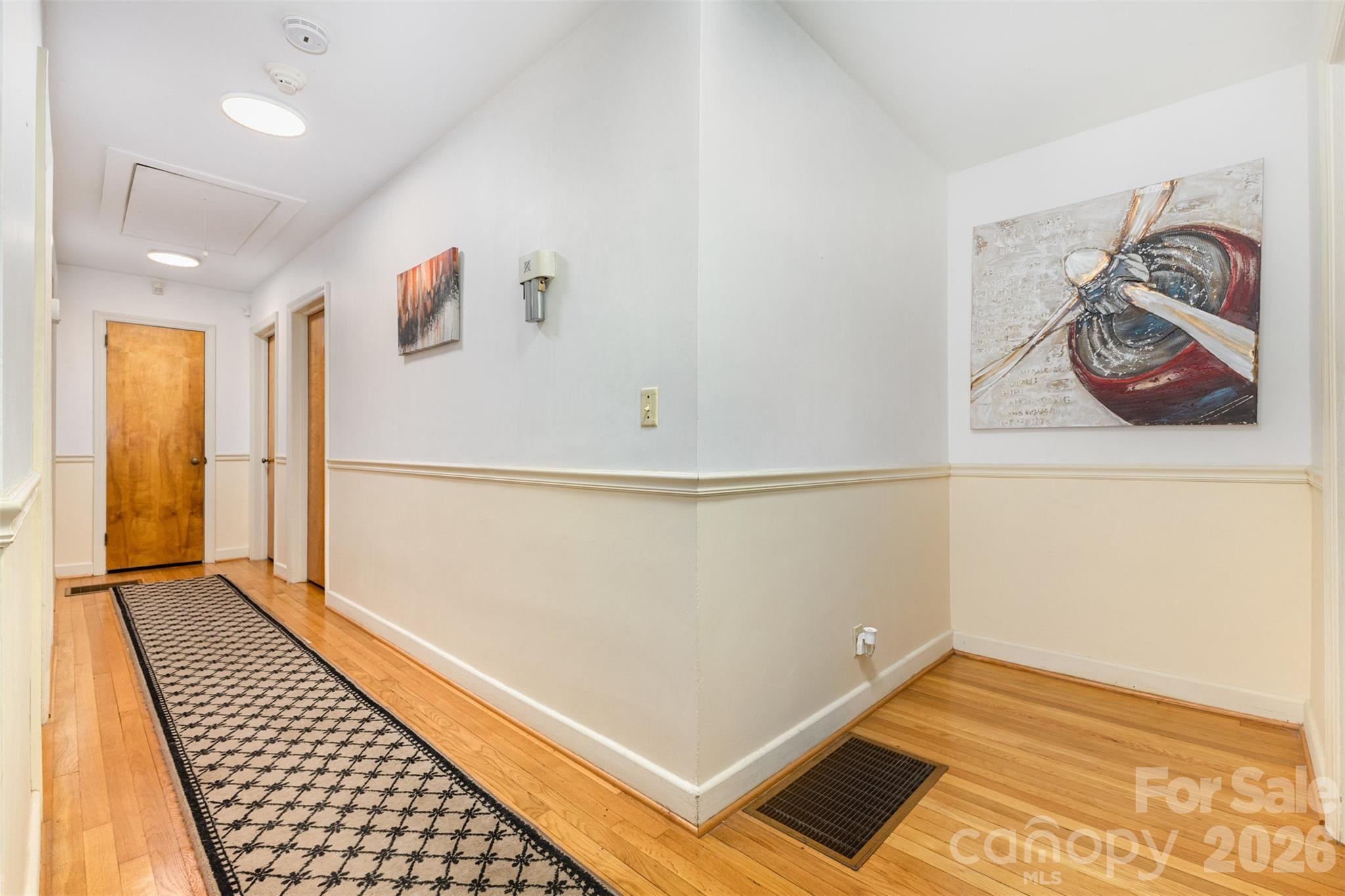 100 Ruby Lane