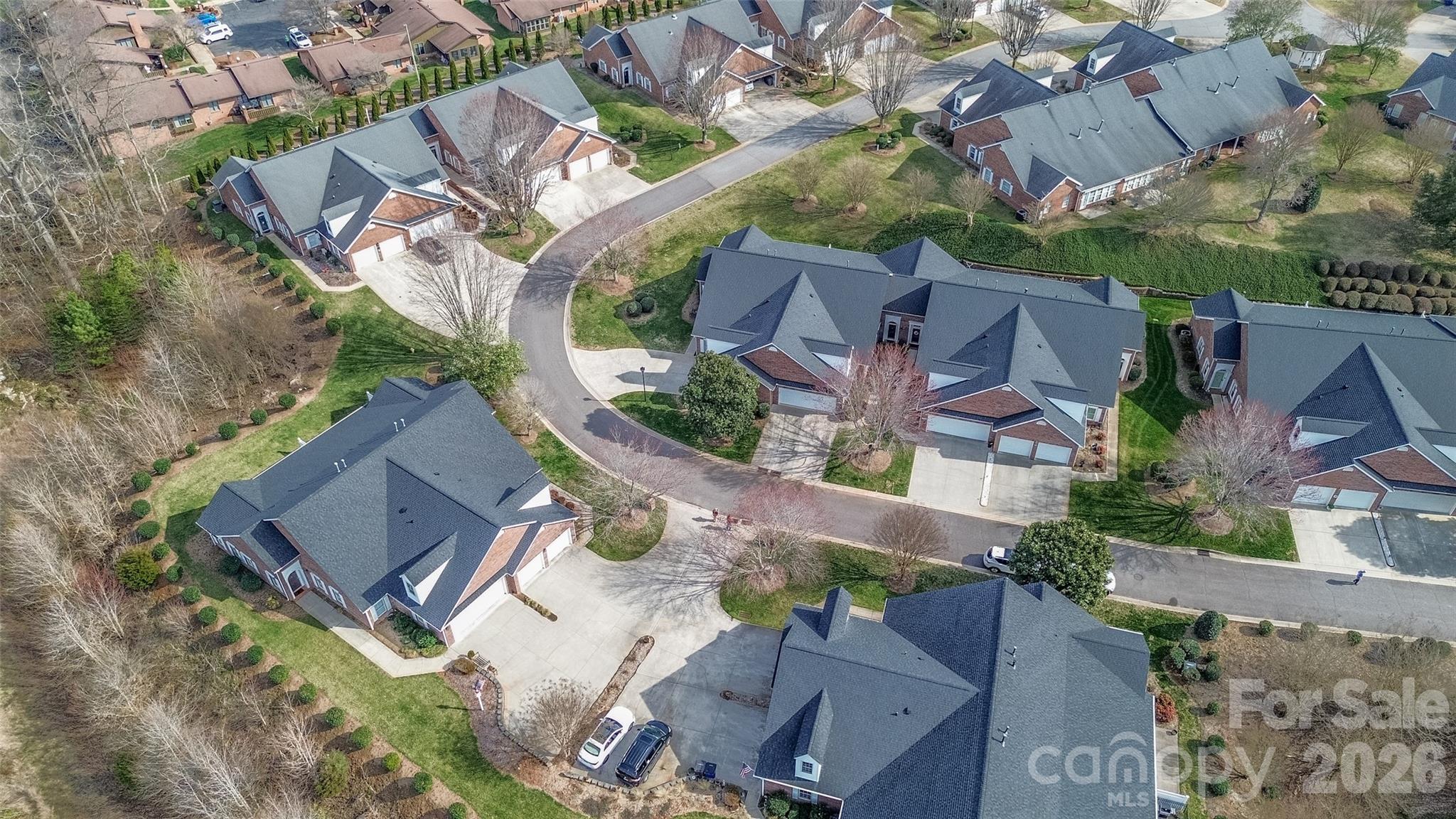 Queens Crest Townhouses - Residential