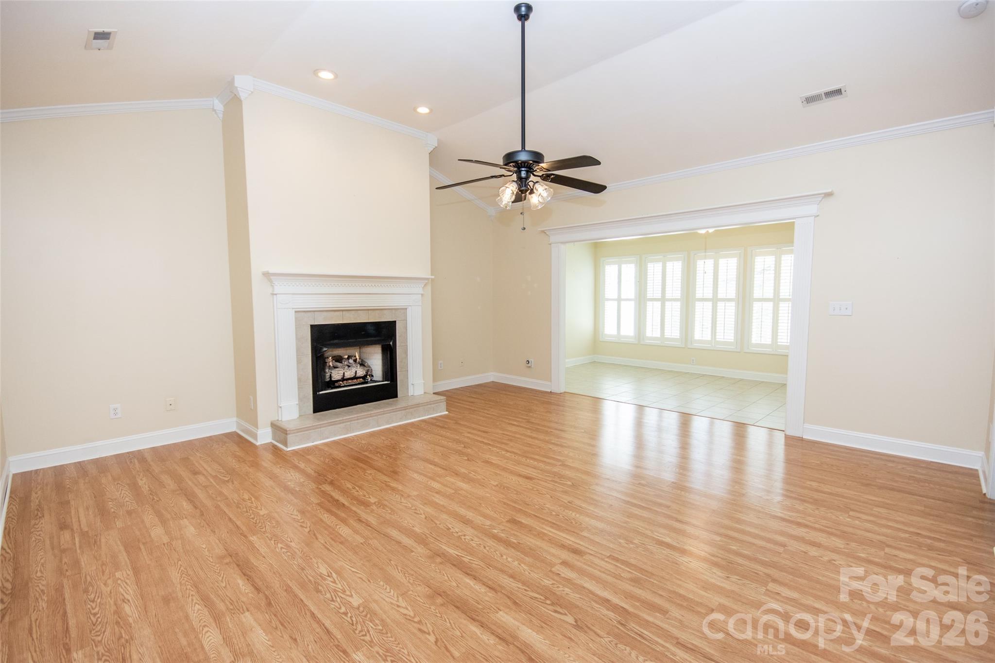 Queens Crest Townhouses - Residential