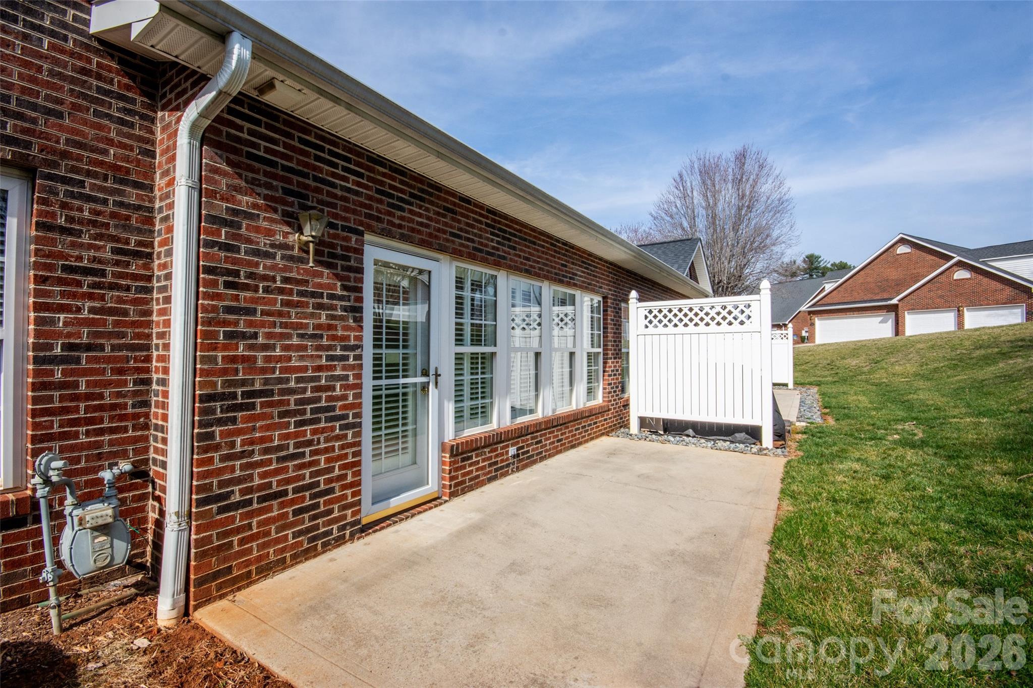Queens Crest Townhouses - Residential
