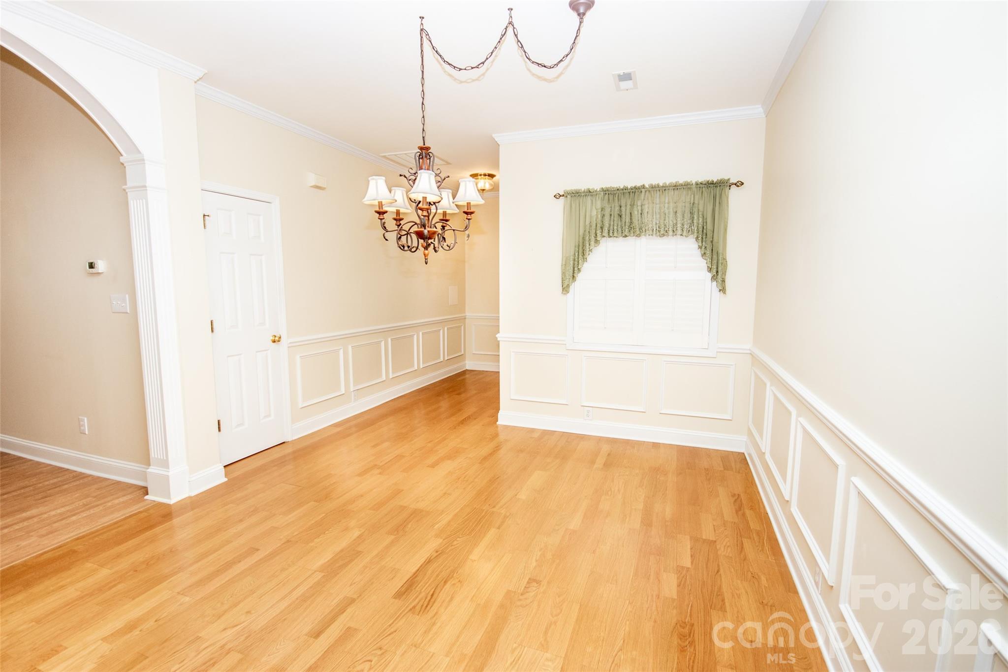 Queens Crest Townhouses - Residential