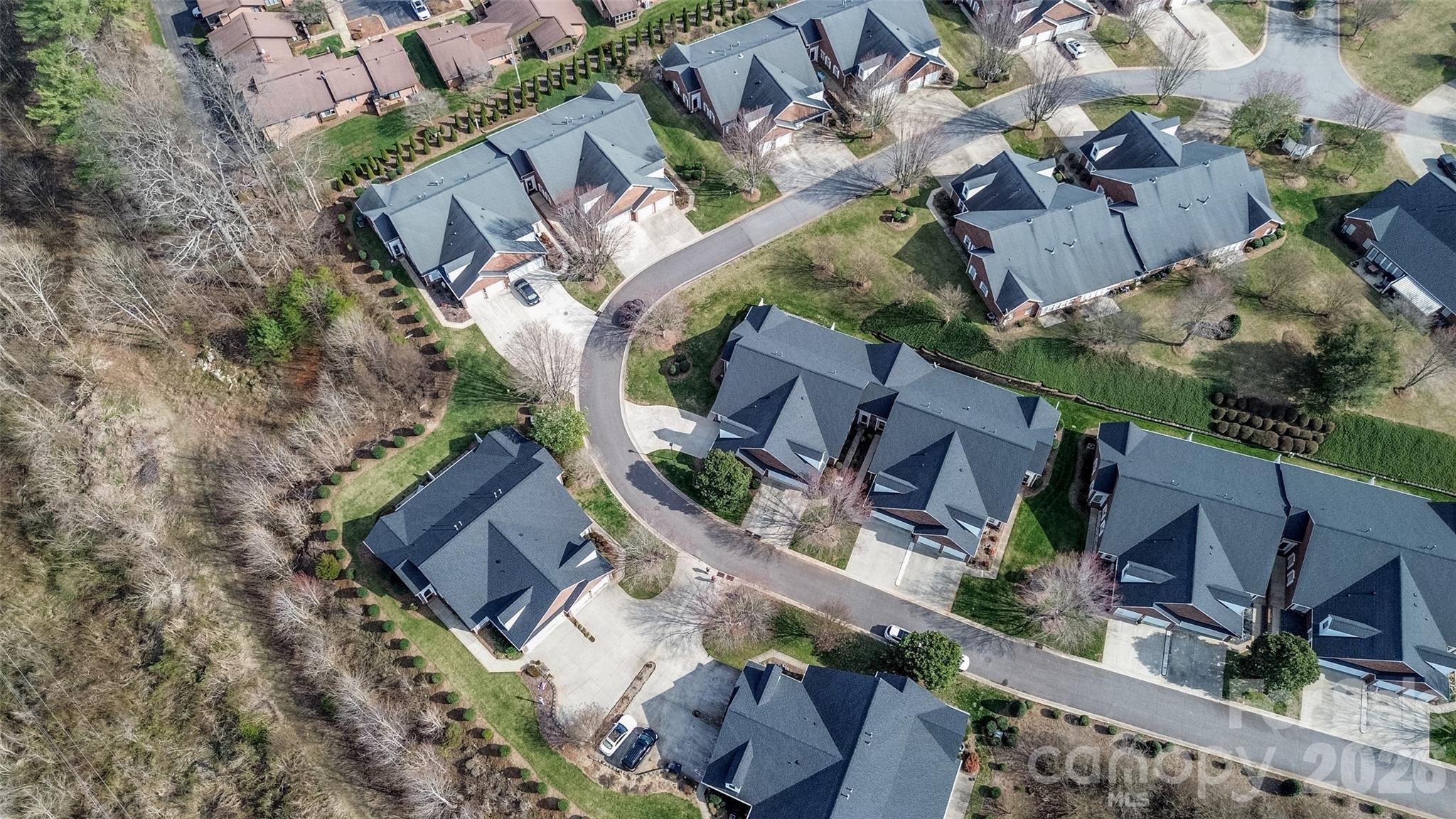 Queens Crest Townhouses - Residential