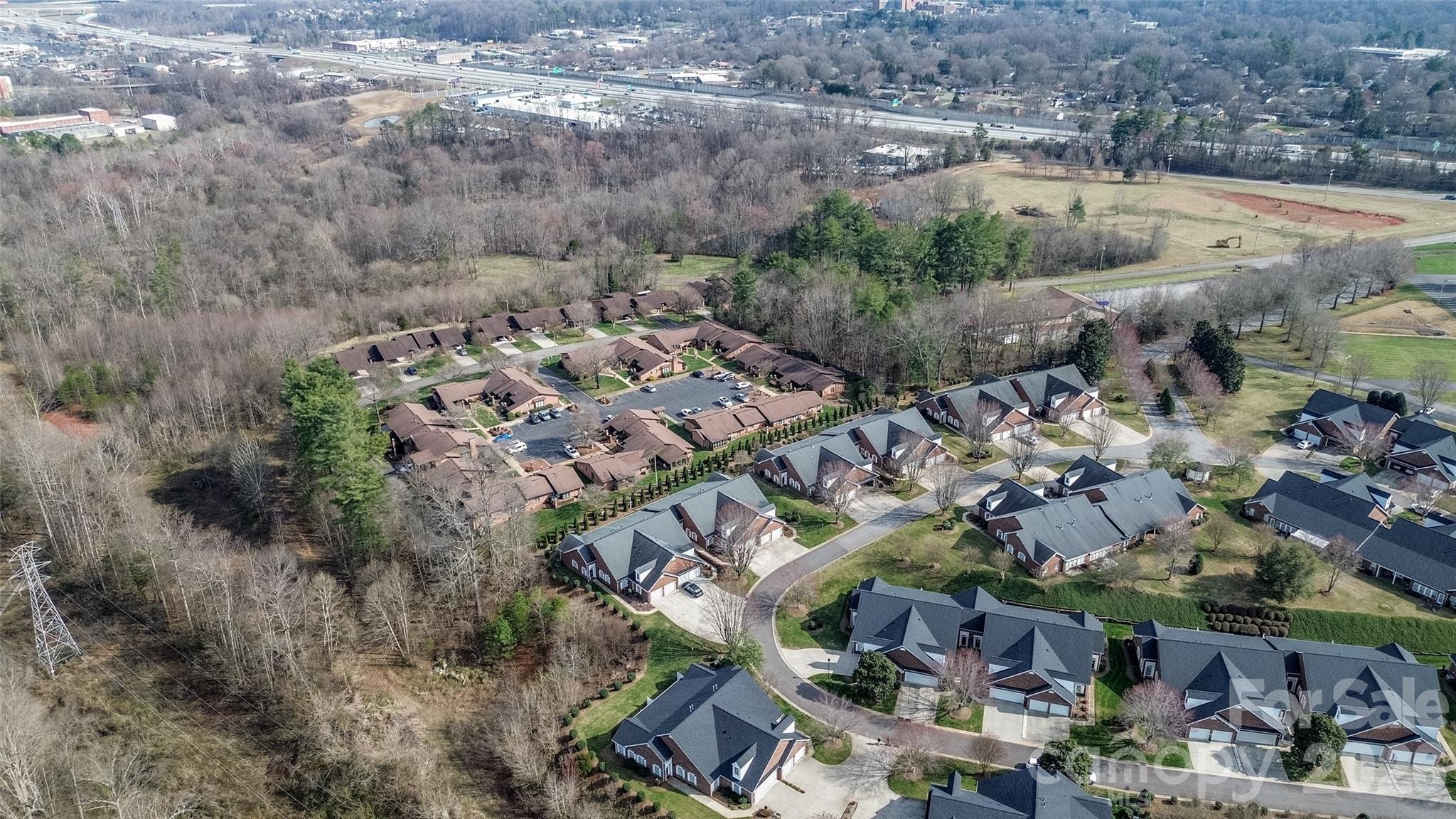 Queens Crest Townhouses - Residential