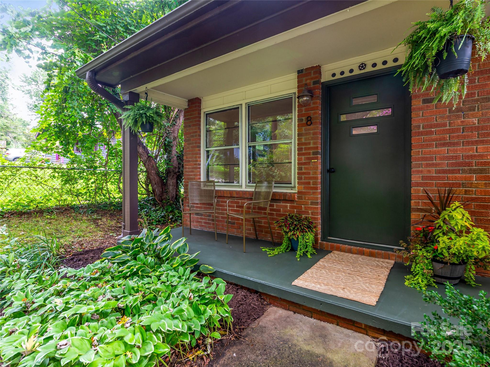 8 Ridge Avenue