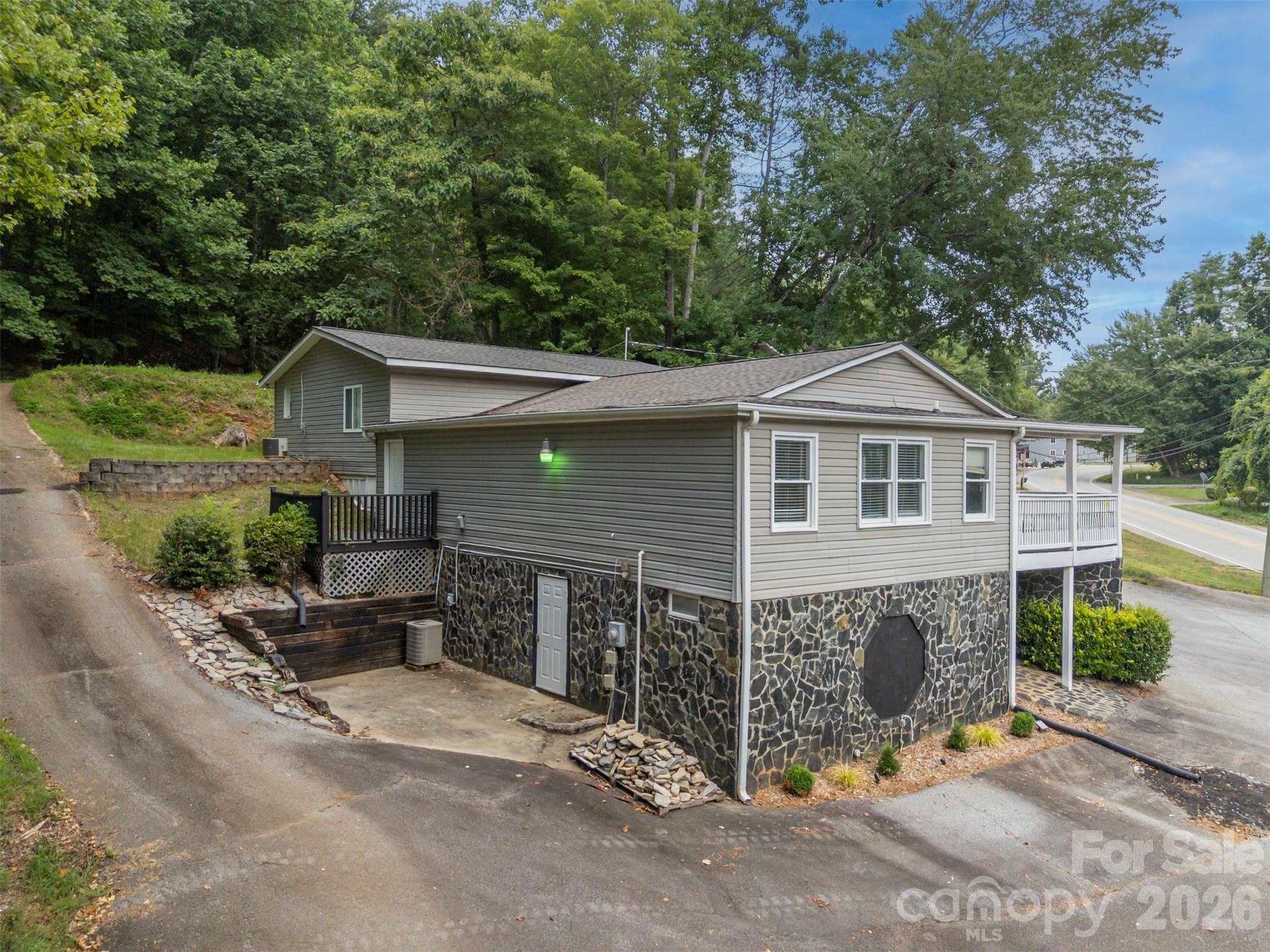 1840 Memorial Highway