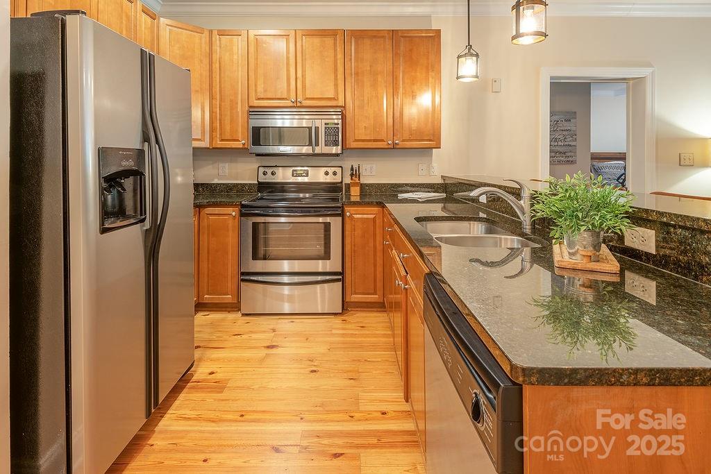175 S Lexington Avenue C101
