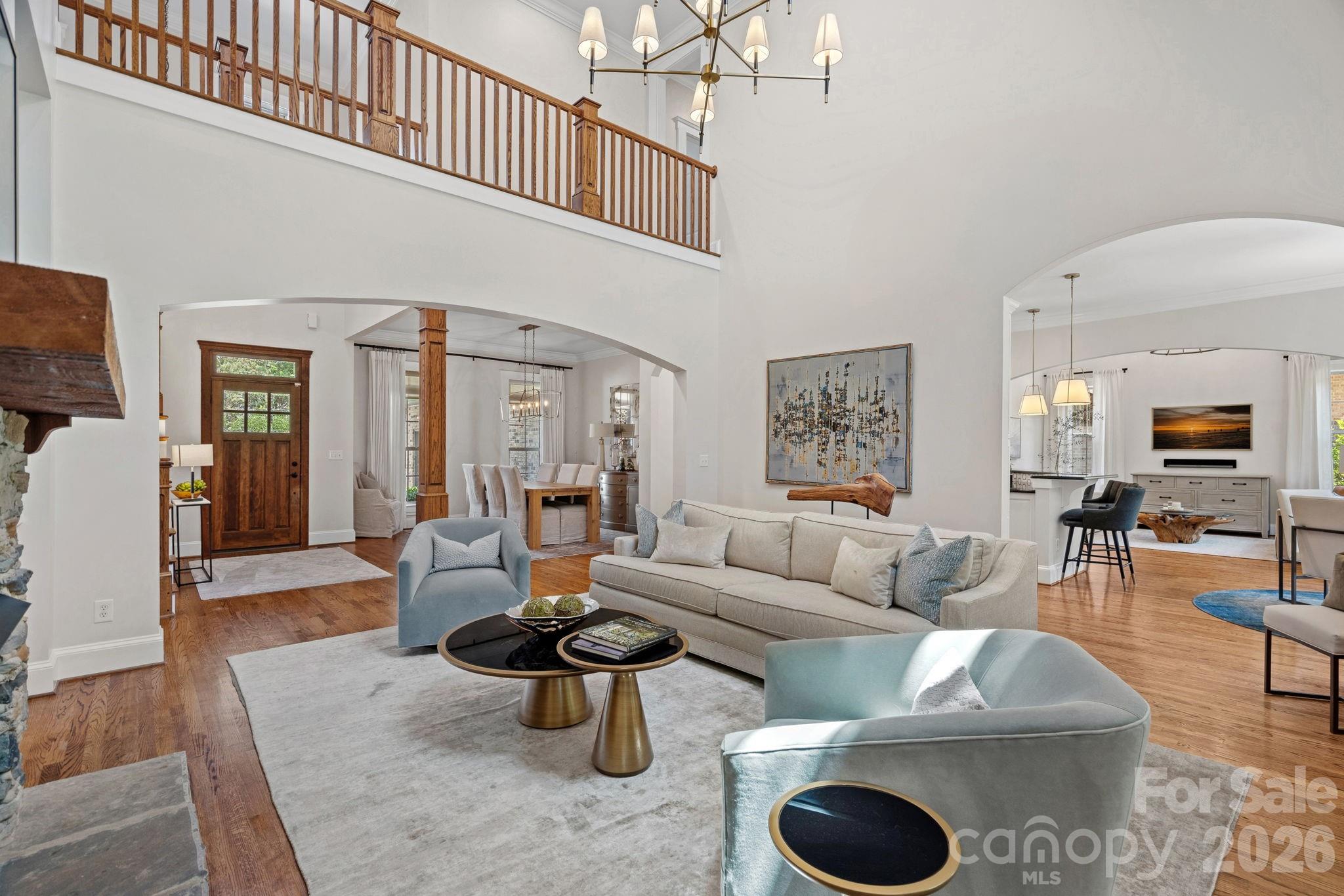 3813 Lakeside Drive