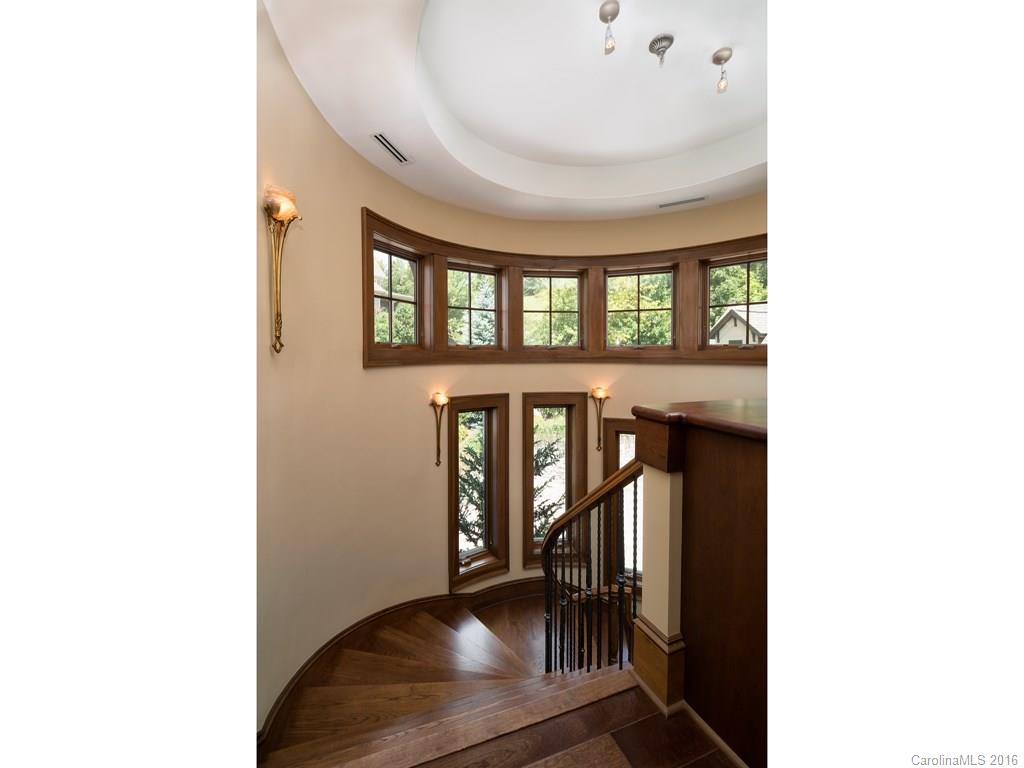 Reynolds Mountain - Residential