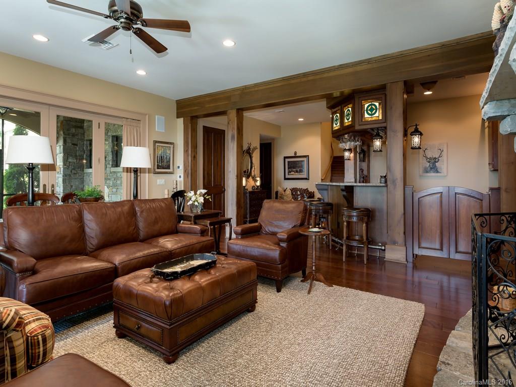 Reynolds Mountain - Residential