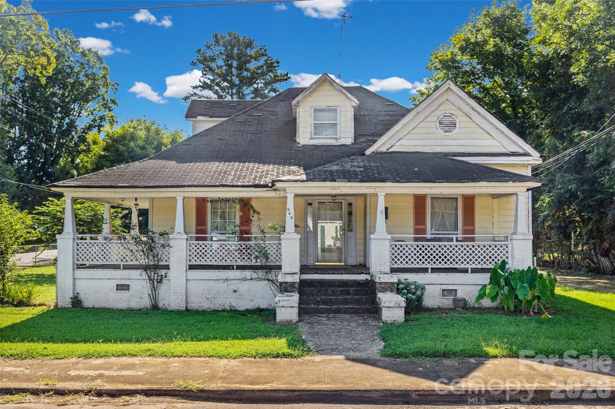 548 Hutchinson Street