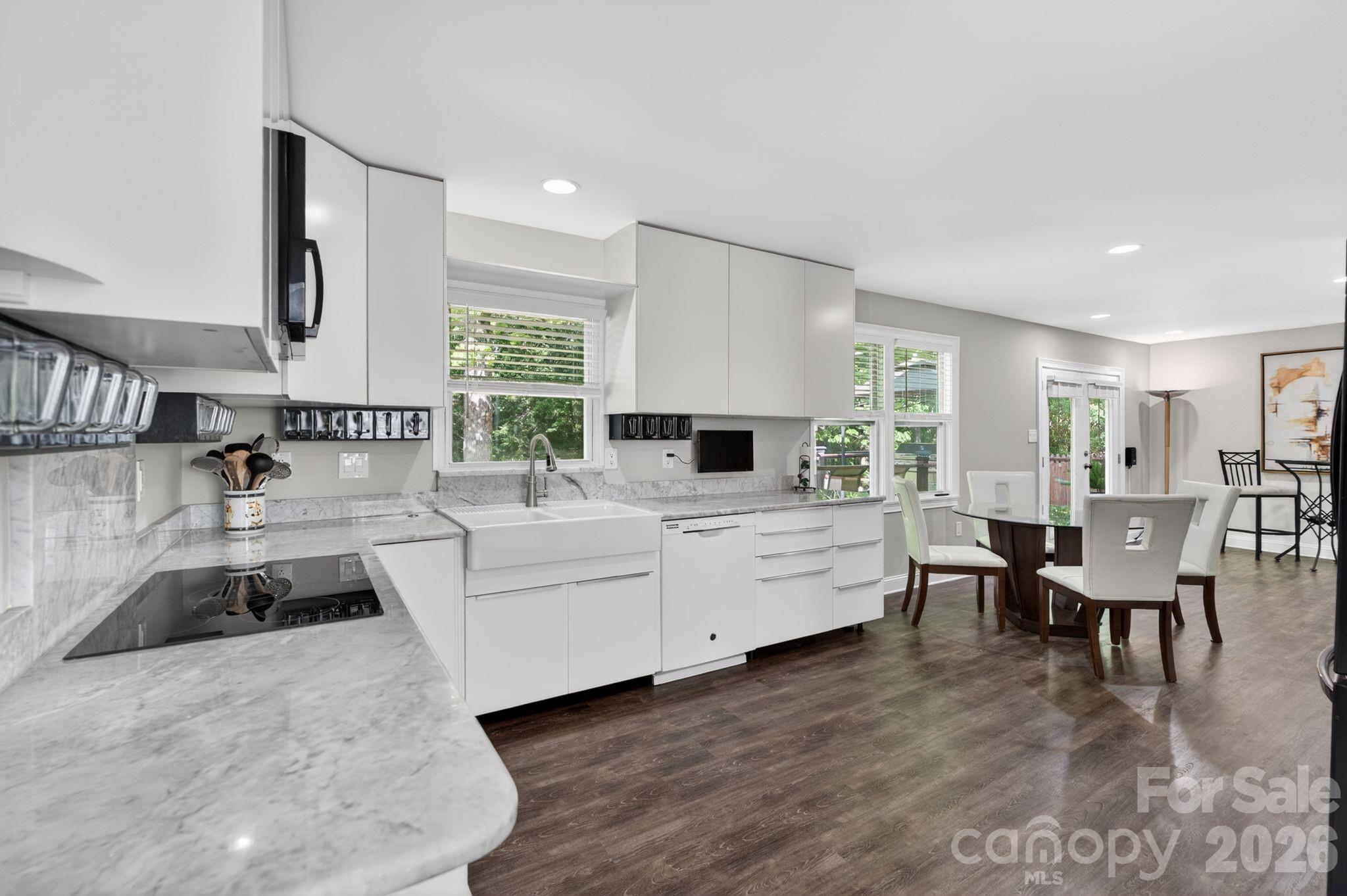 7401 Beaufort Circle