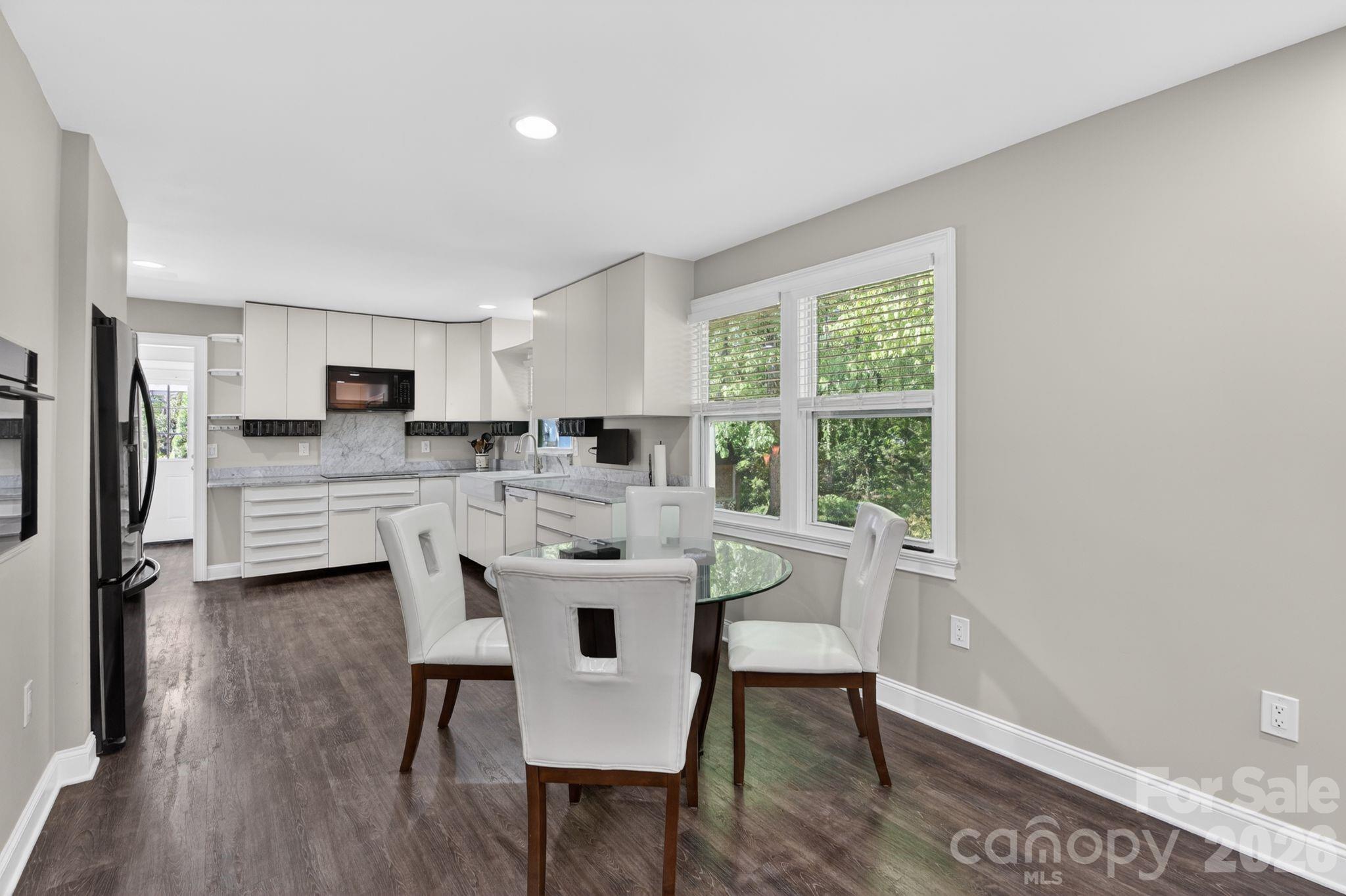 7401 Beaufort Circle