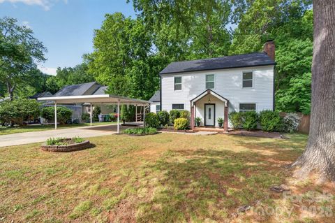 Photo of 7401 Beaufort Circle, Charlotte, NC 28227 (MLS # 4372097)