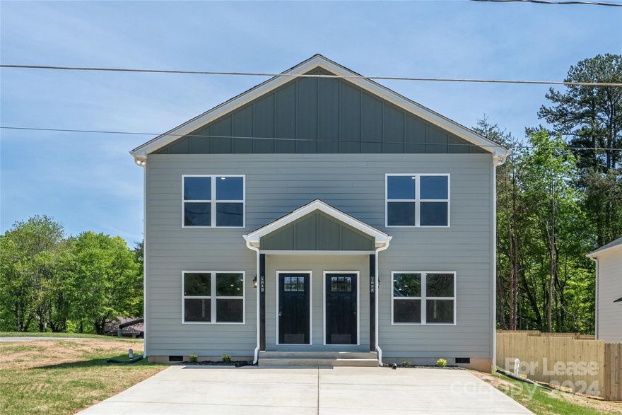 Wonderful opportunity to rent an up to date townhome that has 3 bedrooms & 2 1/2 bathrooms with an open concept. Gorgeous finishes throughout. The kitchen offers white shaker style cabinets, granite countertops and stainless steel appliances. Luxury LVP flooring is installed on main level with carpet upstairs. The primary bedroom has a walk in closet and deluxe bath with white vanity/granite countertops. Craftsman trim and door package, matte black hinges and knobs throughout. Easy access to dining, shopping, and transportation.