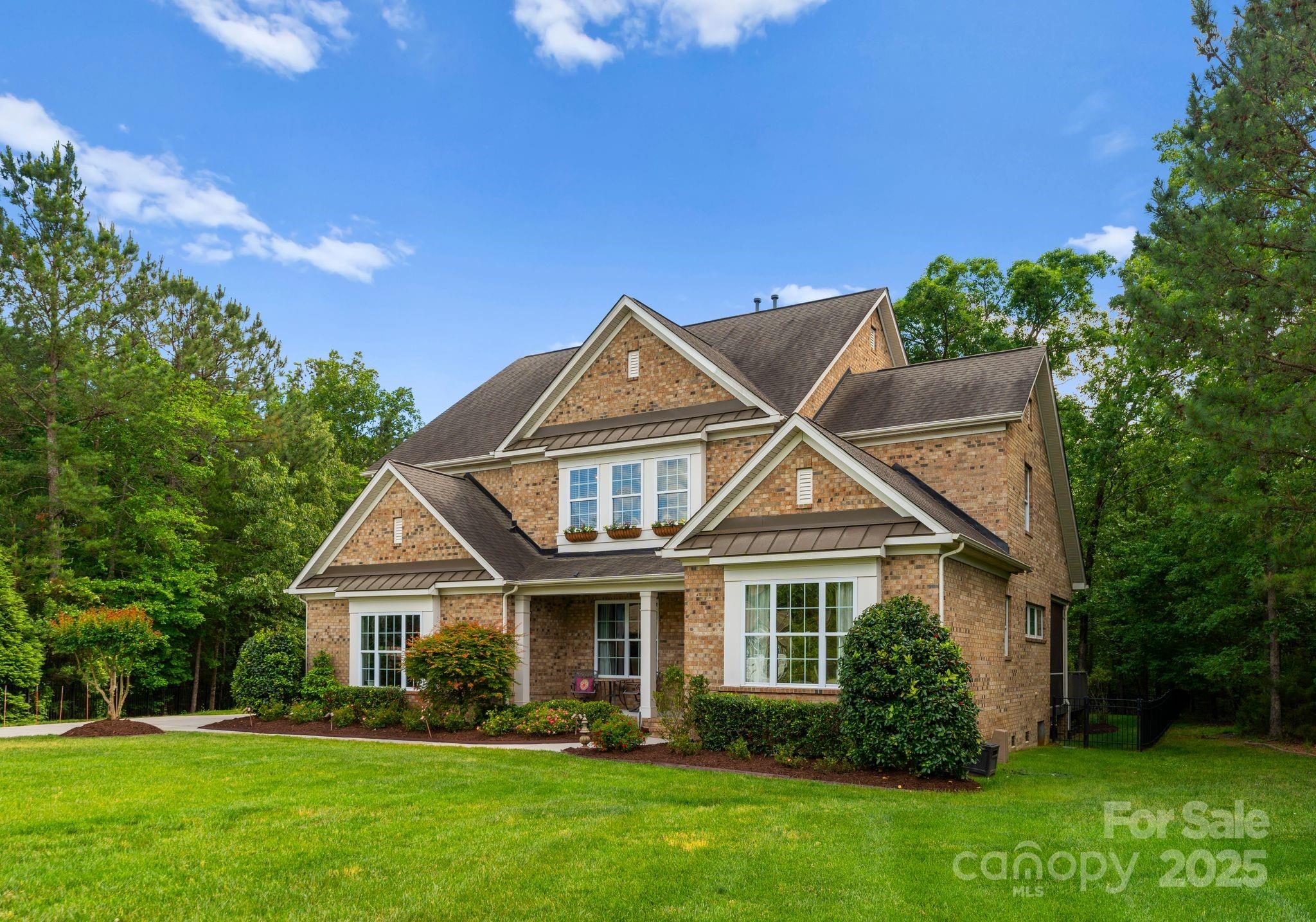 1410 Smoketree Court